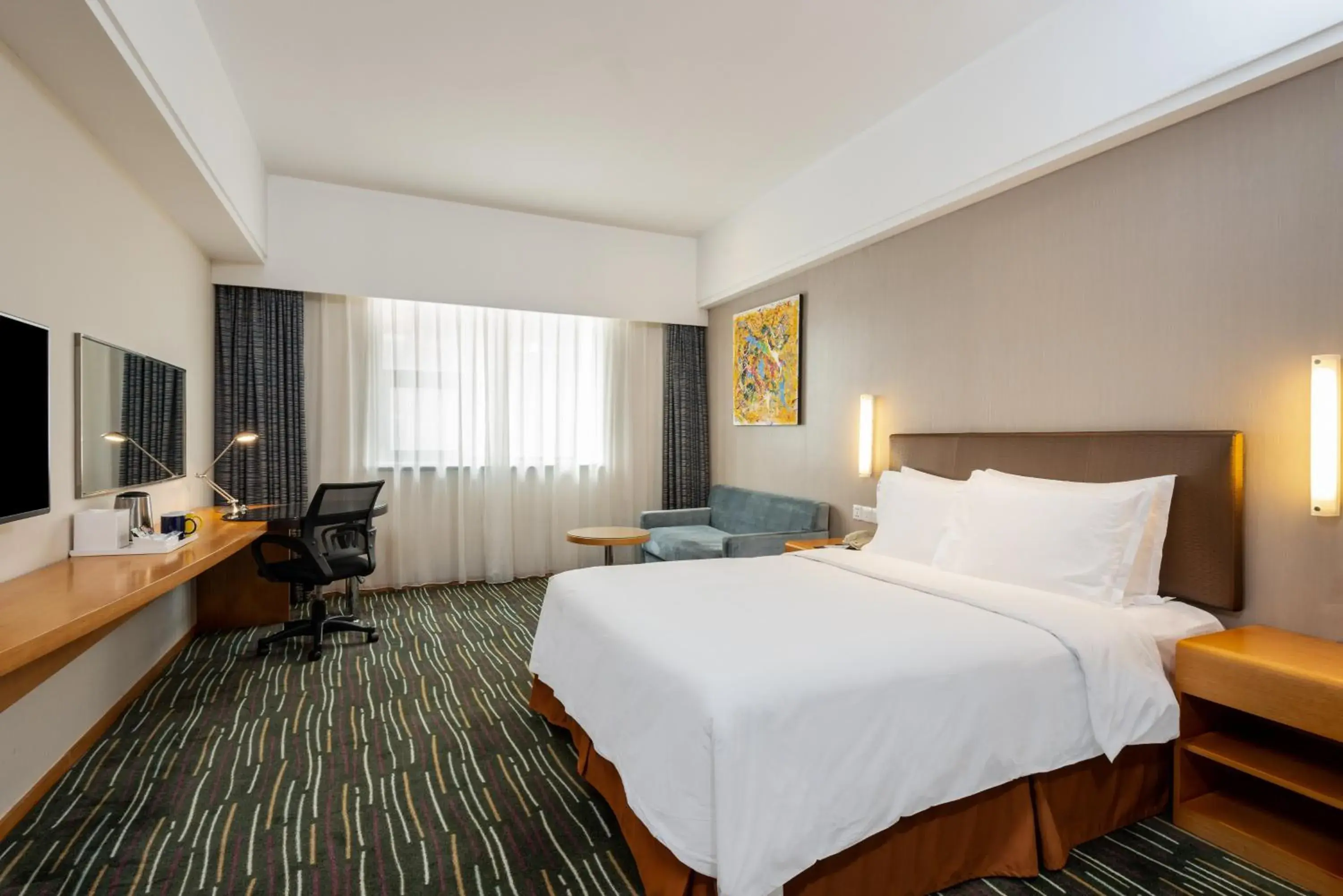 Photo of the whole room, Bed in Holiday Inn Express Shanghai New Jinqiao, an IHG Hotel