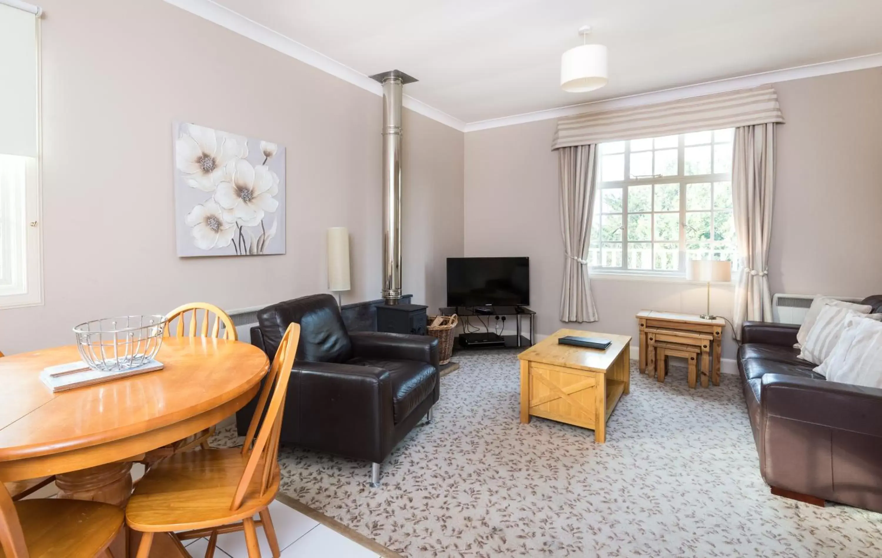 Communal lounge/ TV room, Seating Area in The Atholl Palace