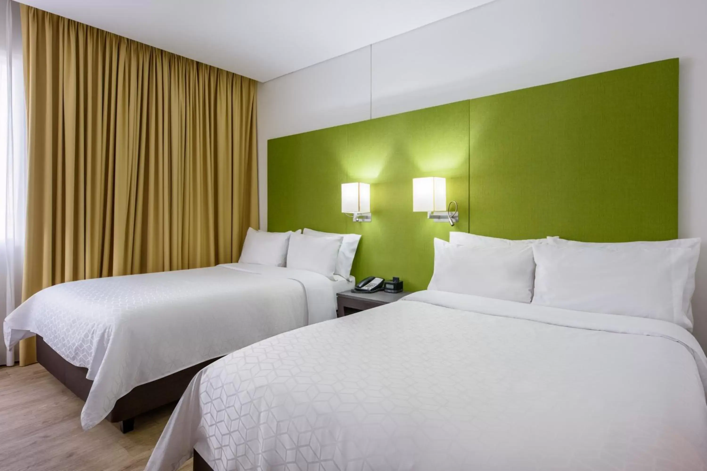 Photo of the whole room, Bed in Holiday Inn Express - Cartagena Bocagrande, an IHG Hotel
