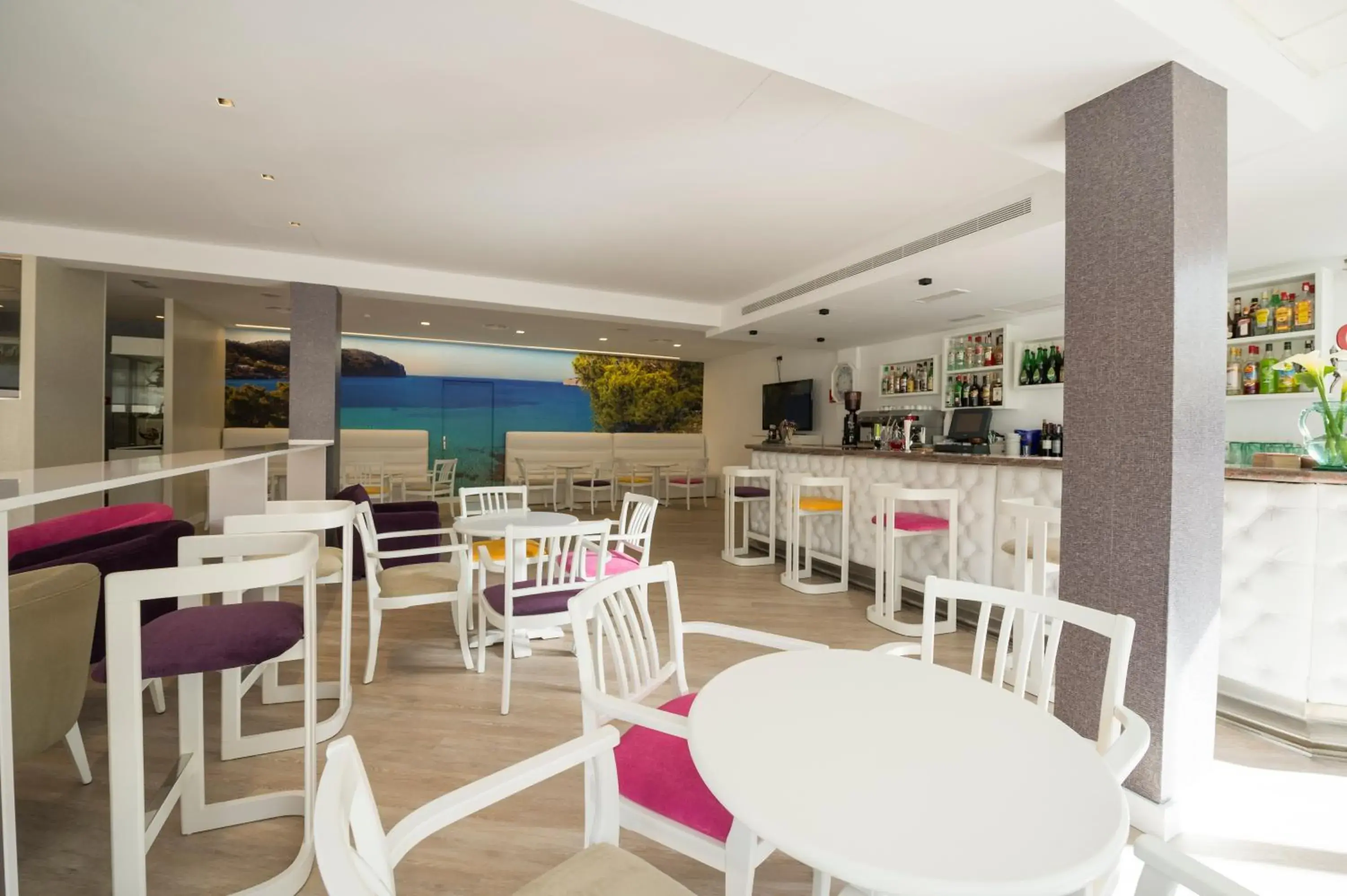 Lounge or bar, Restaurant/Places to Eat in Hotel Venecia