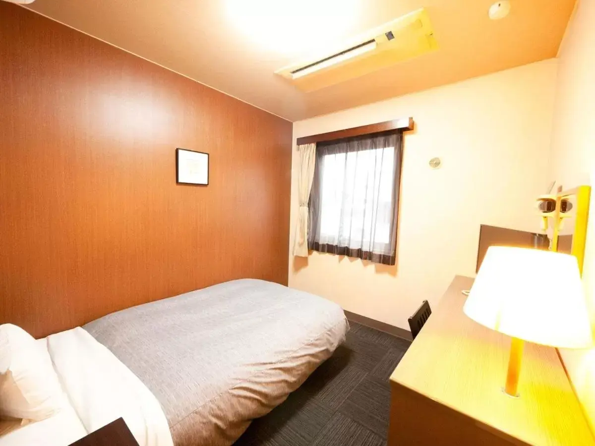 Bed in Hotel Route-Inn Court Kofu