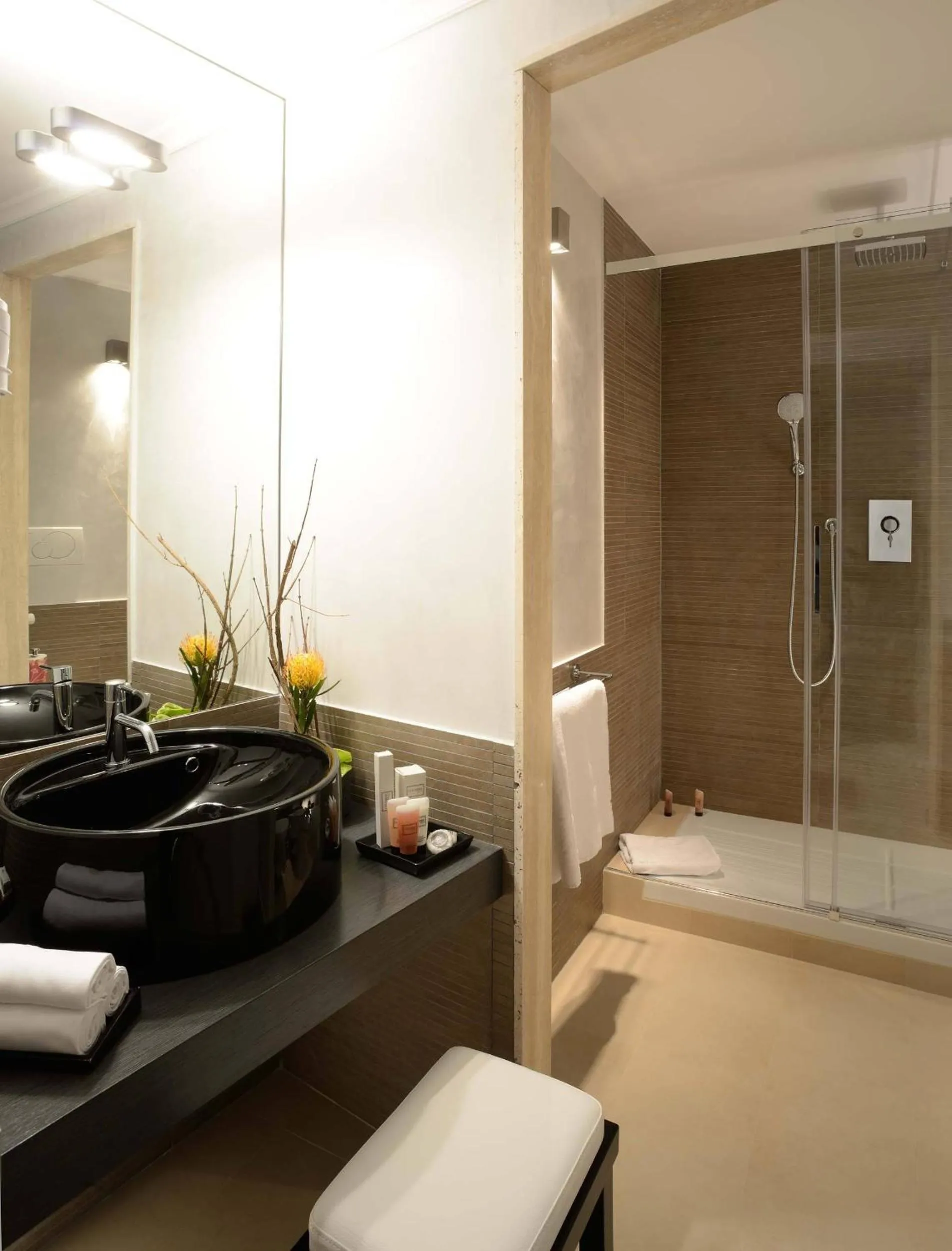 Bathroom in Colonna Palace Hotel