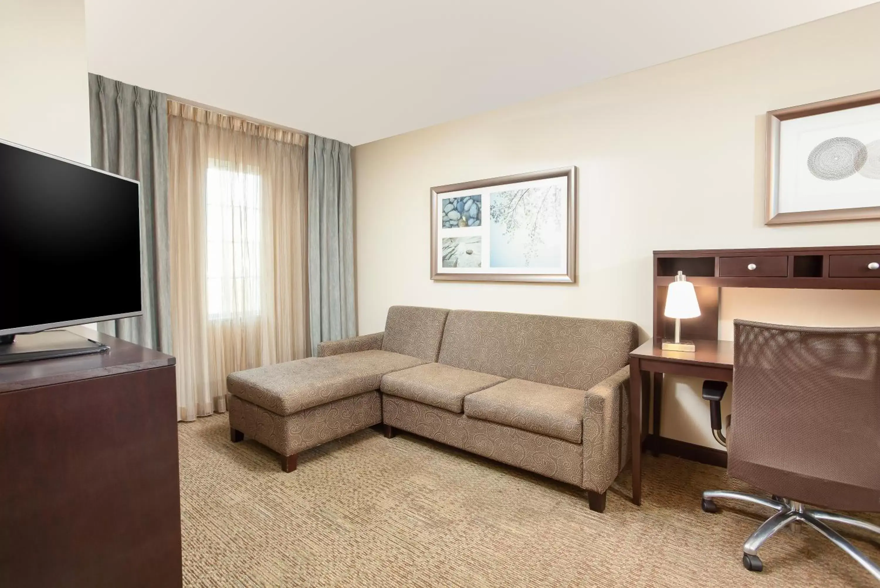 Living room, Seating Area in Staybridge Suites Chandler, an IHG Hotel