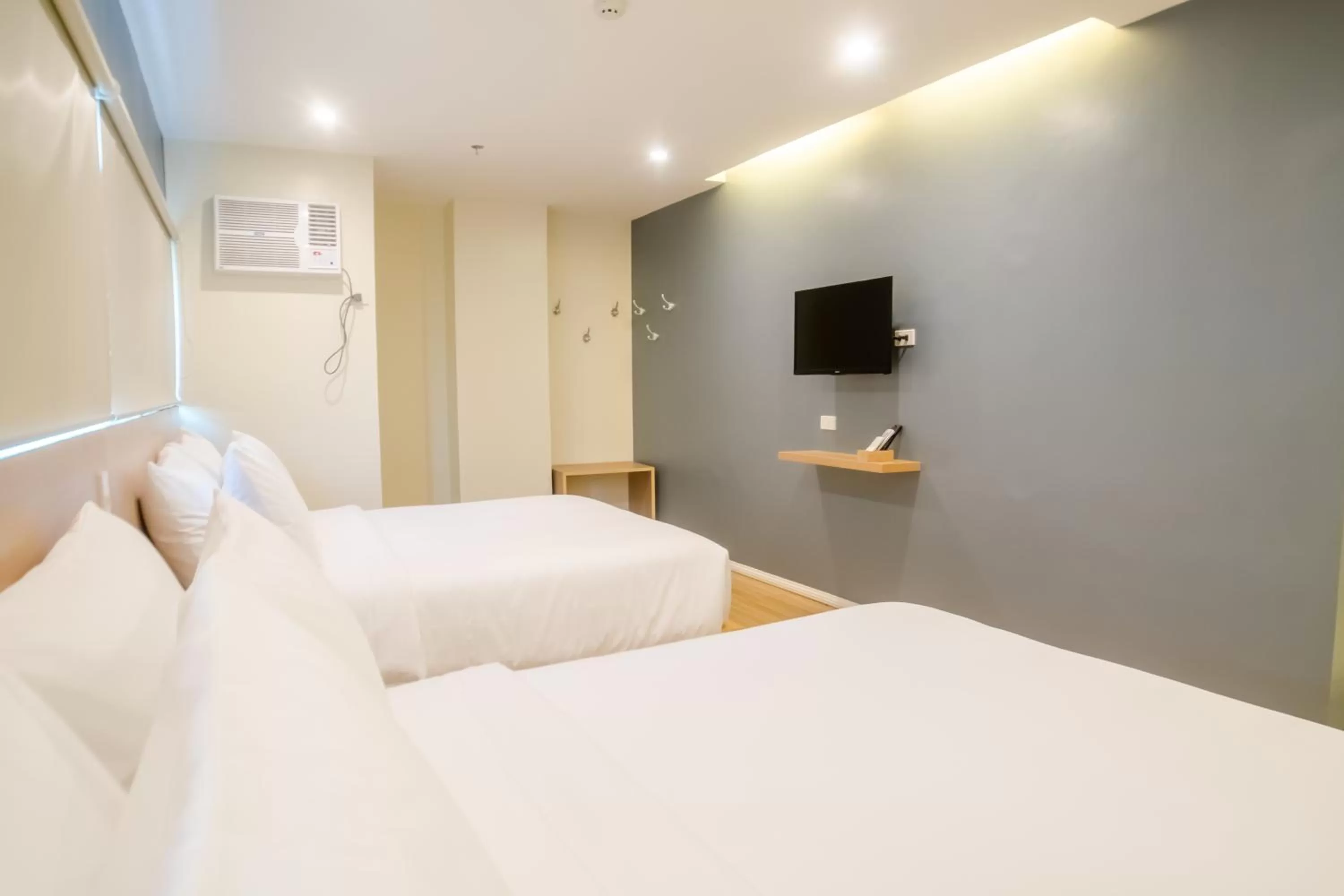 Bedroom, Bed in Bridge Hotel