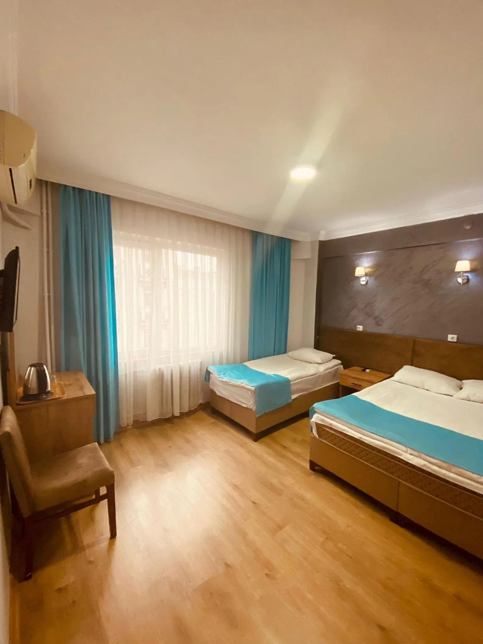 Photo of the whole room, Bed in Malkoç Hotel