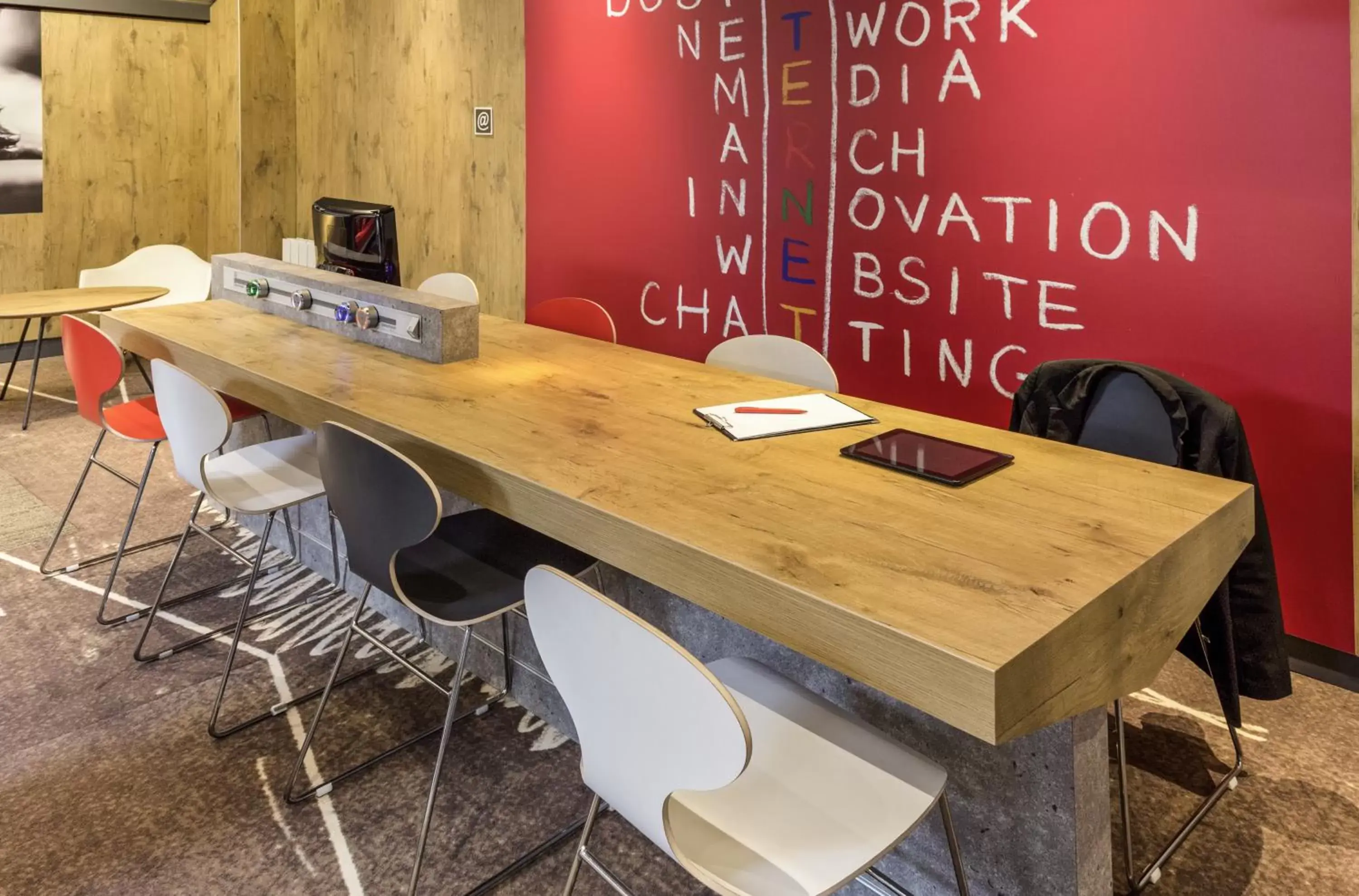 Business facilities in Hotel Ibis Milano Ca' Granda