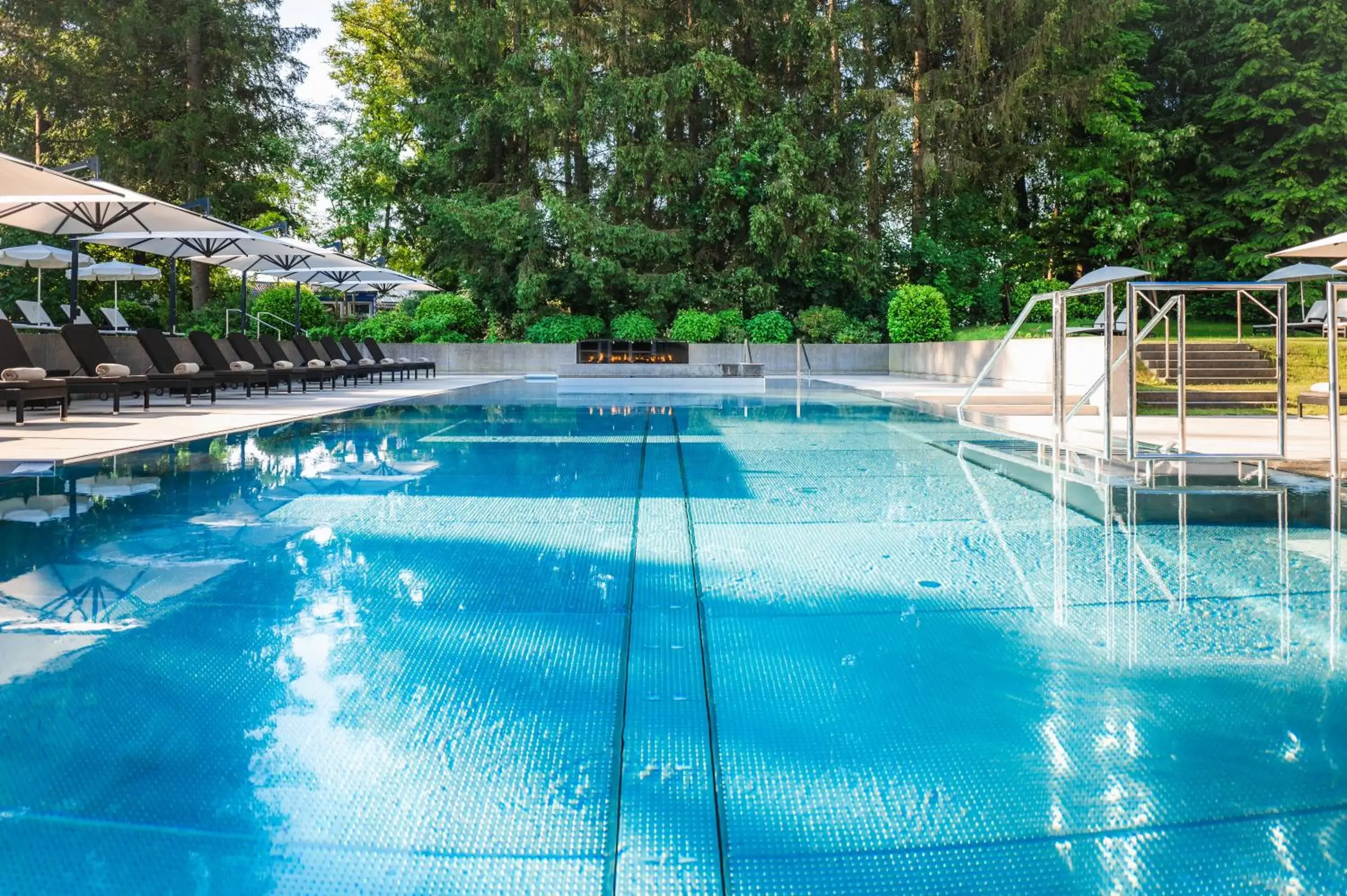 Pool view, Swimming Pool in Steigenberger Hotel Der Sonnenhof