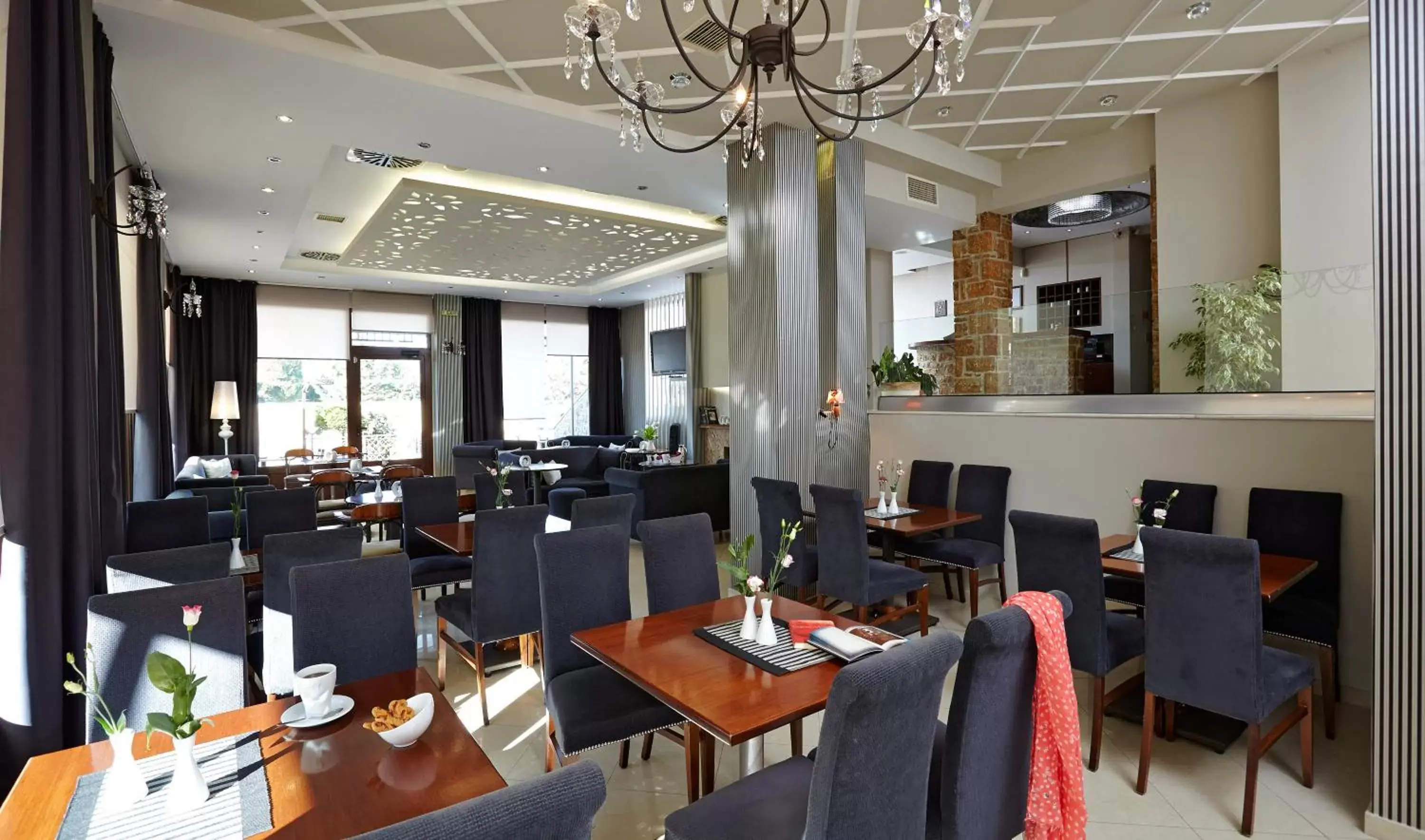 Restaurant/Places to Eat in Sokratis Hotel