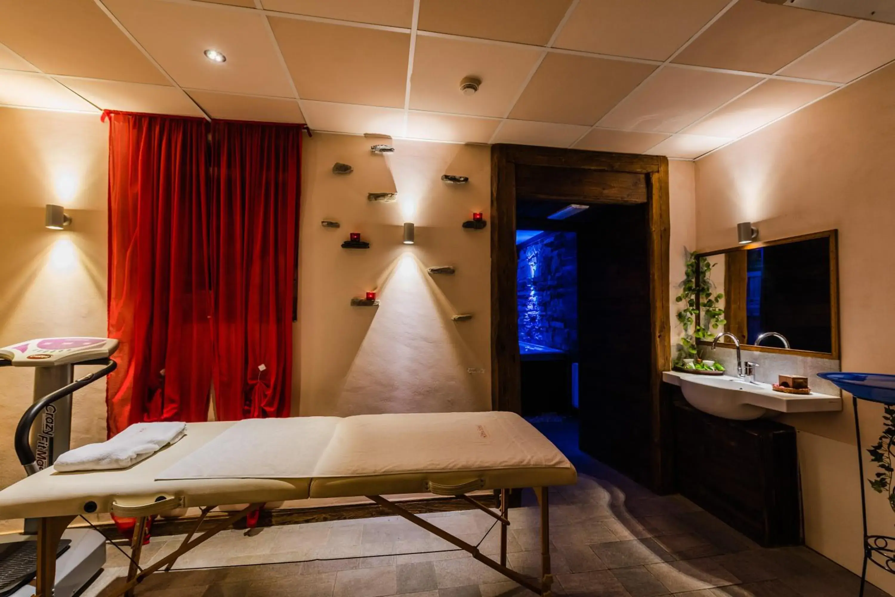 Massage, Room Photo in Hotel Au Soleil