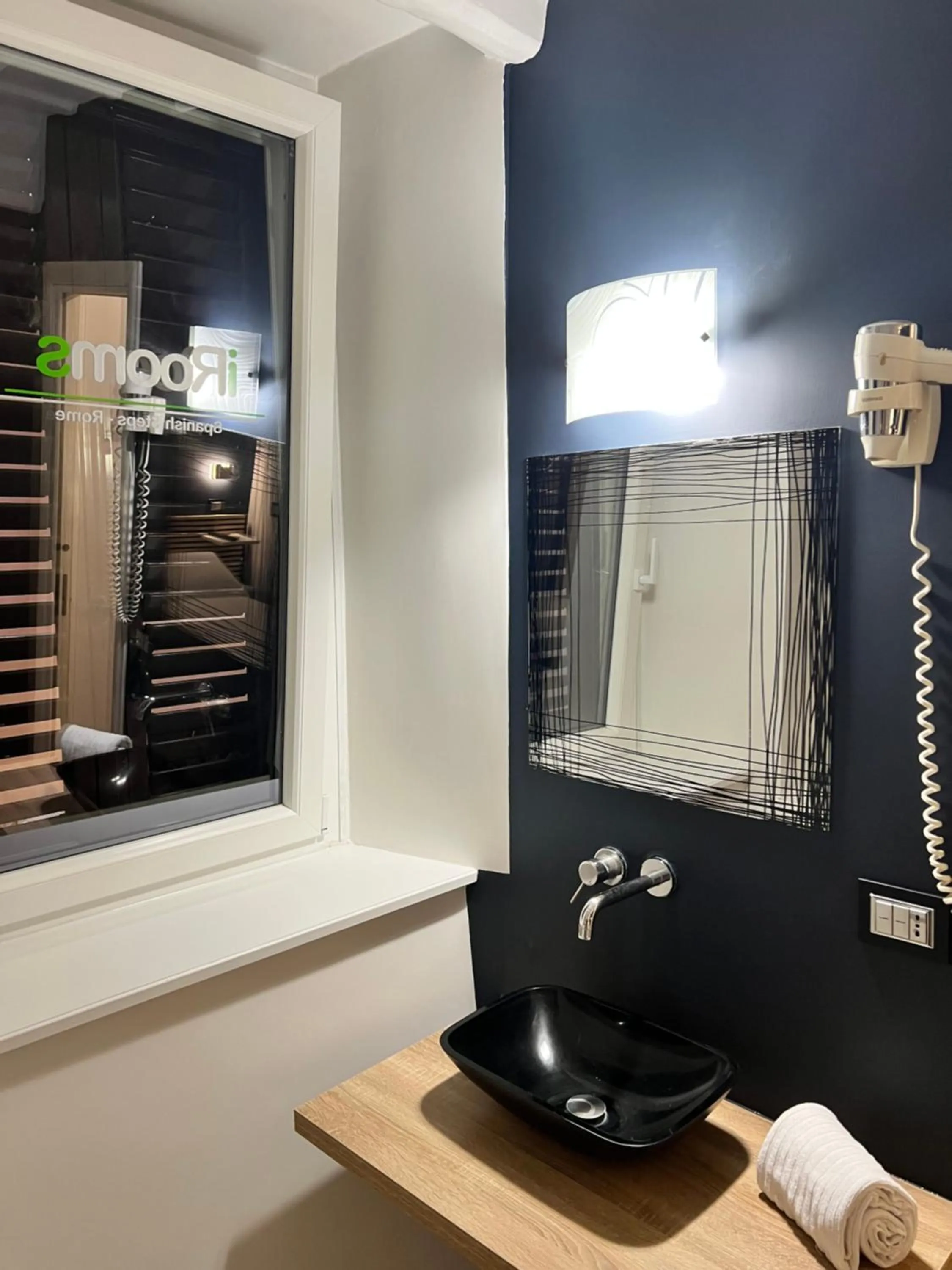 Bathroom in iRooms - Spanish Steps