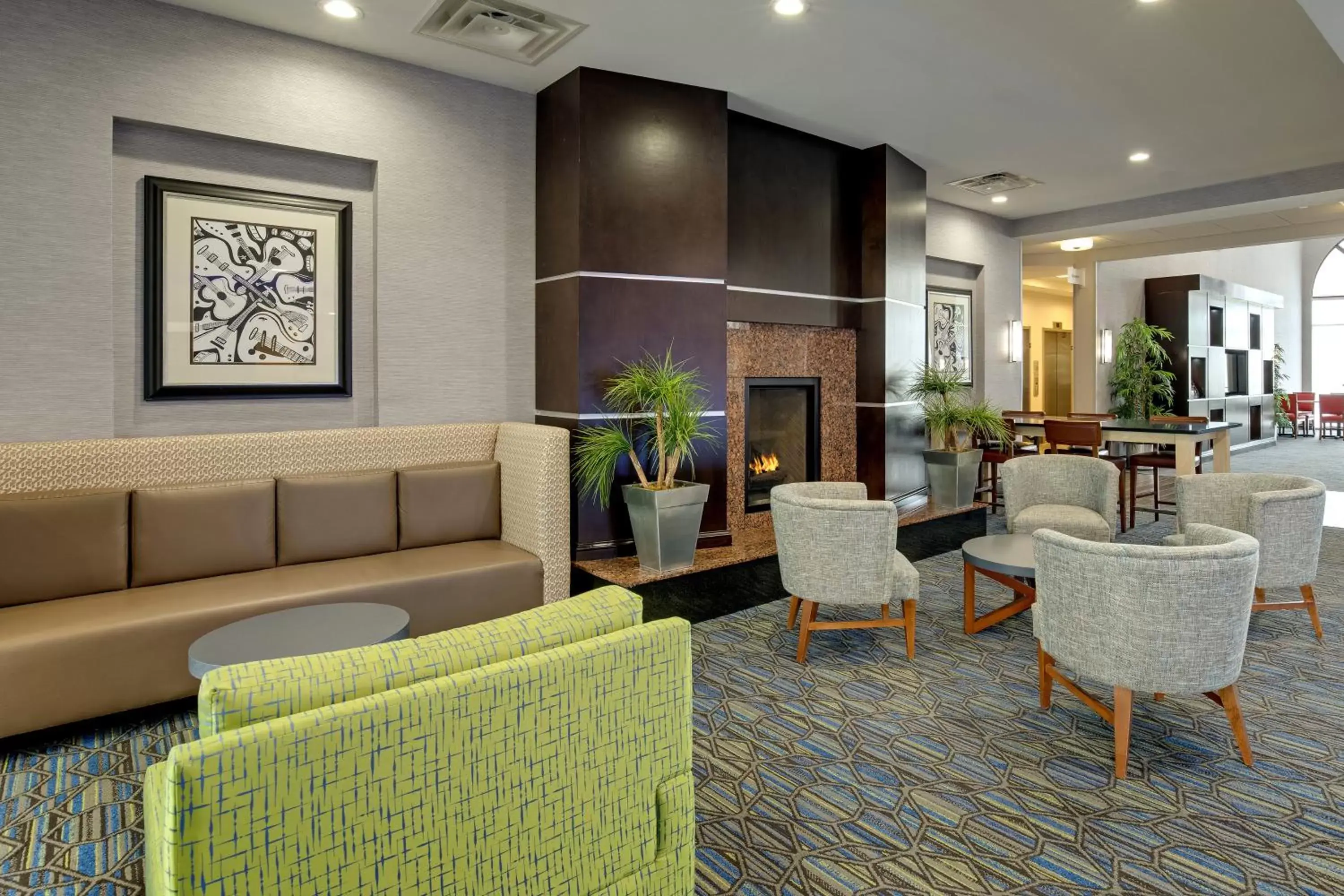 Property building, Lounge/Bar in Holiday Inn Express Nashville-Opryland, an IHG Hotel