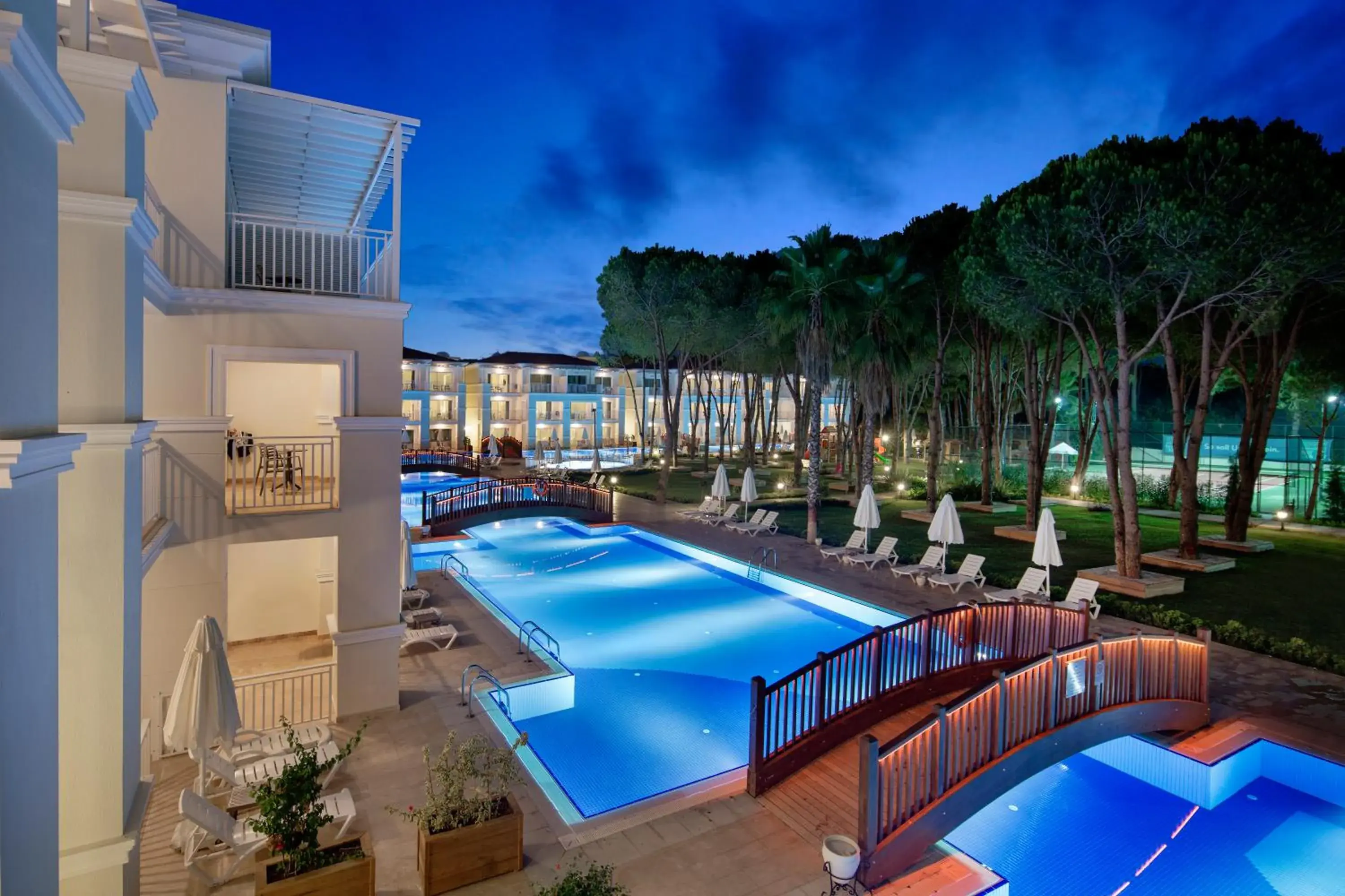 Photo of the whole room, Swimming Pool in Bellis Deluxe Hotel