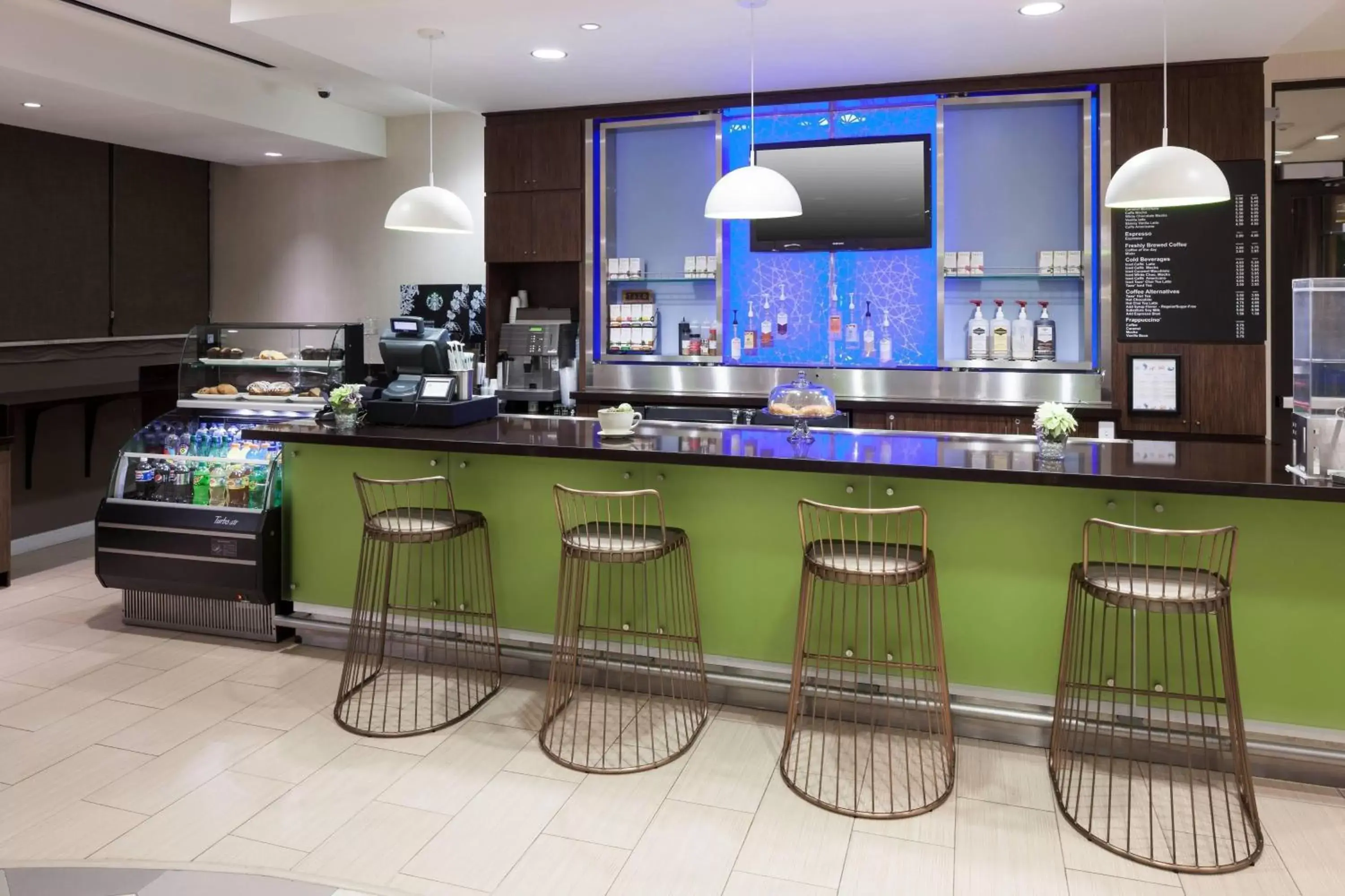 Lounge or bar in SpringHill Suites by Marriott Orlando at SeaWorld