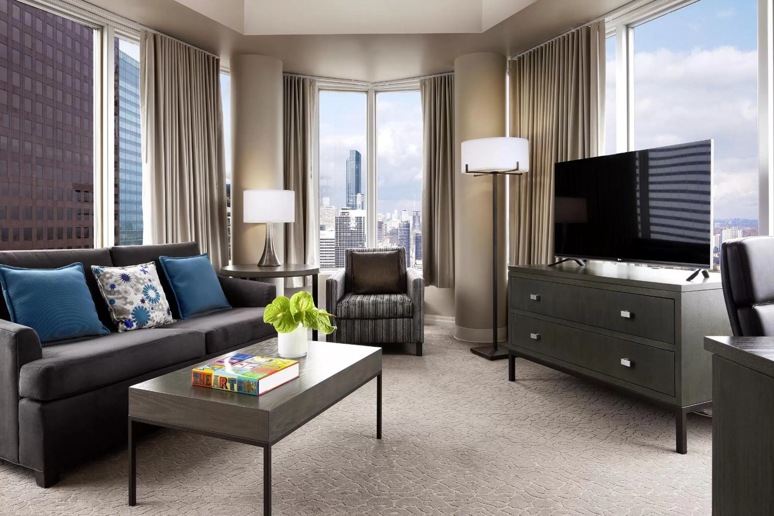Living room in One King West Hotel and Residence