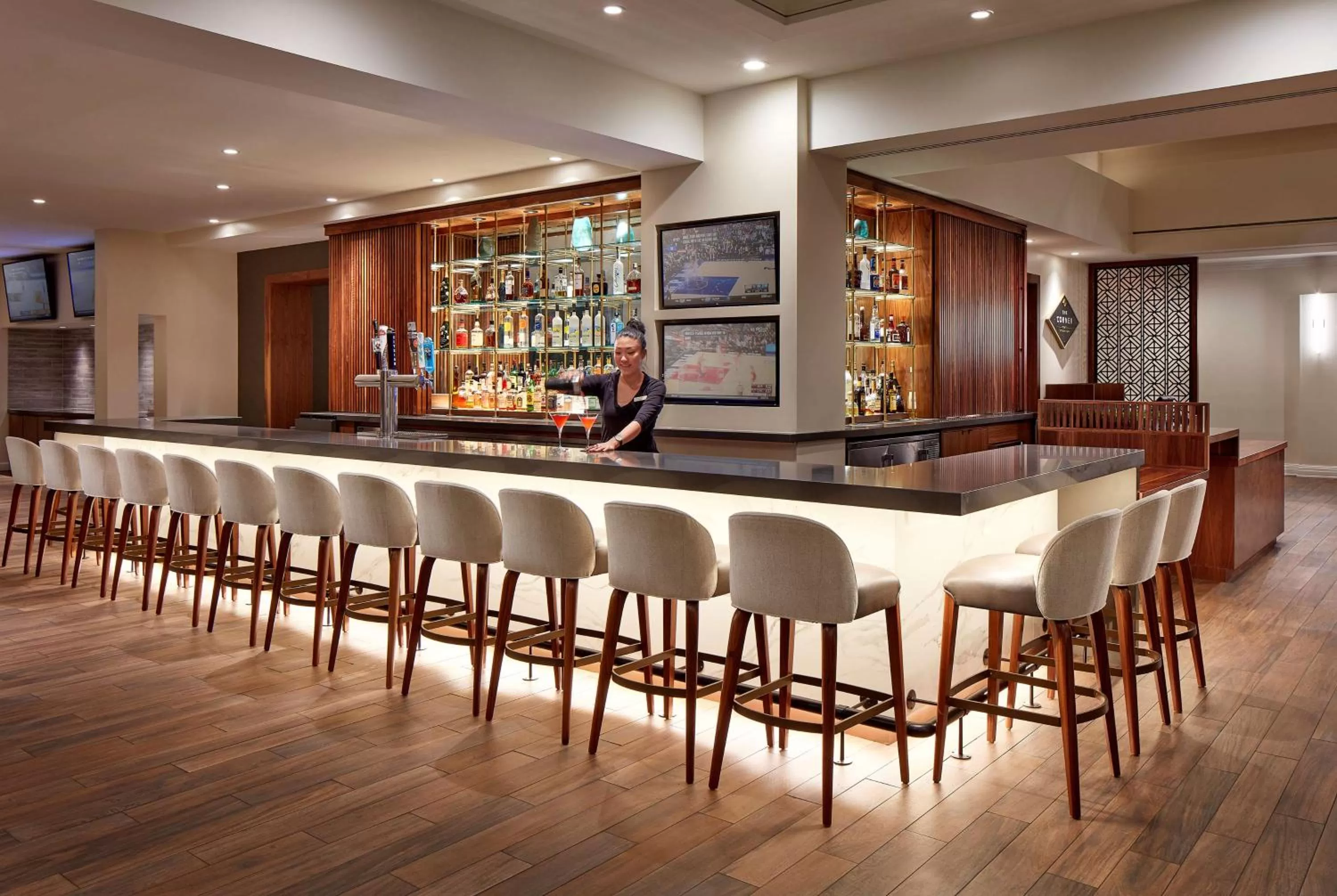 Lounge or bar in Hilton Pasadena