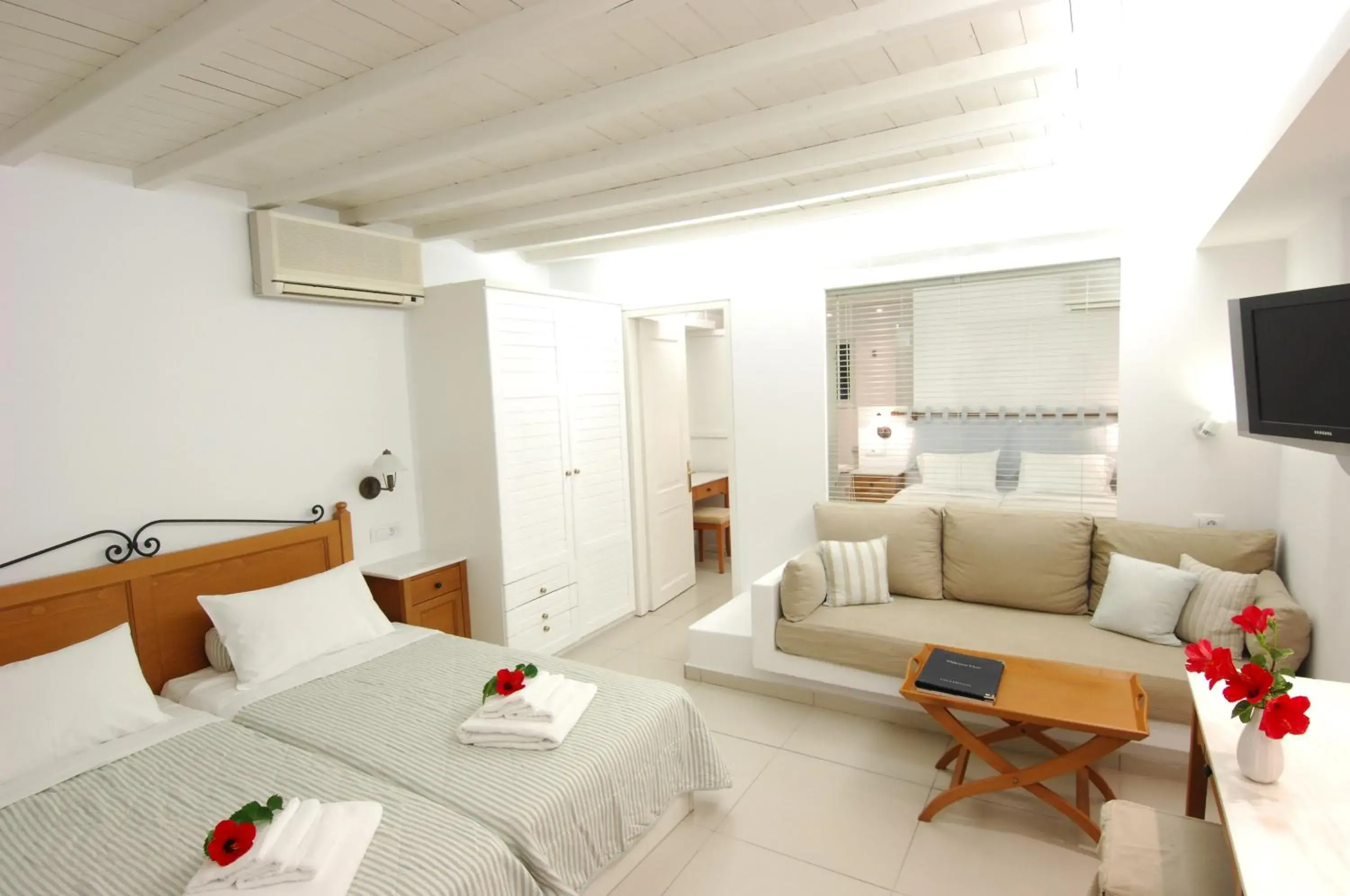 Photo of the whole room in Mykonos View Hotel