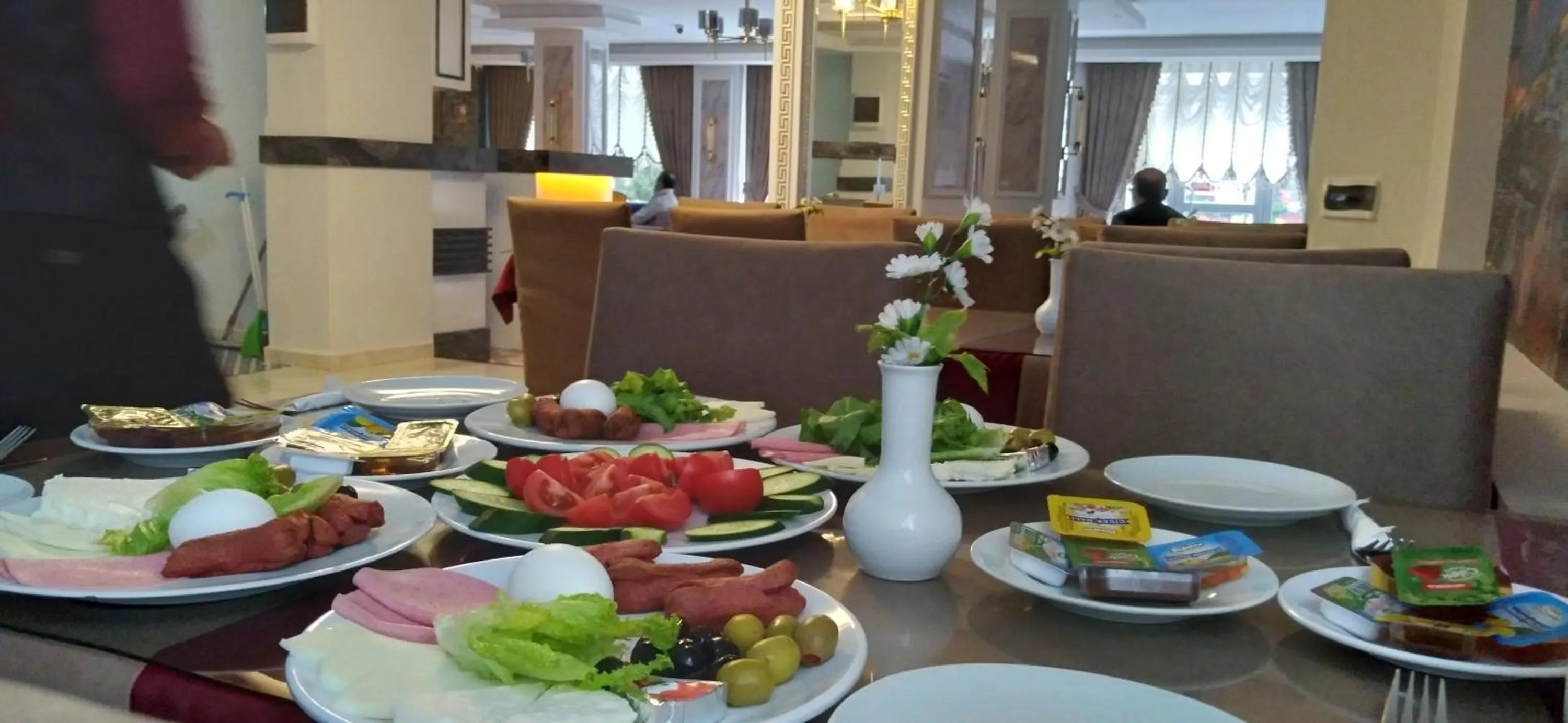 Restaurant/places to eat in Hotel Yesilpark