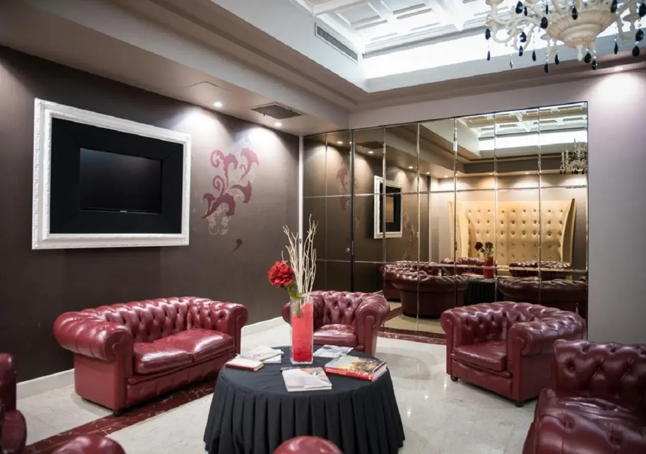 Communal lounge/ TV room in Hotel Giulia Ocean Club