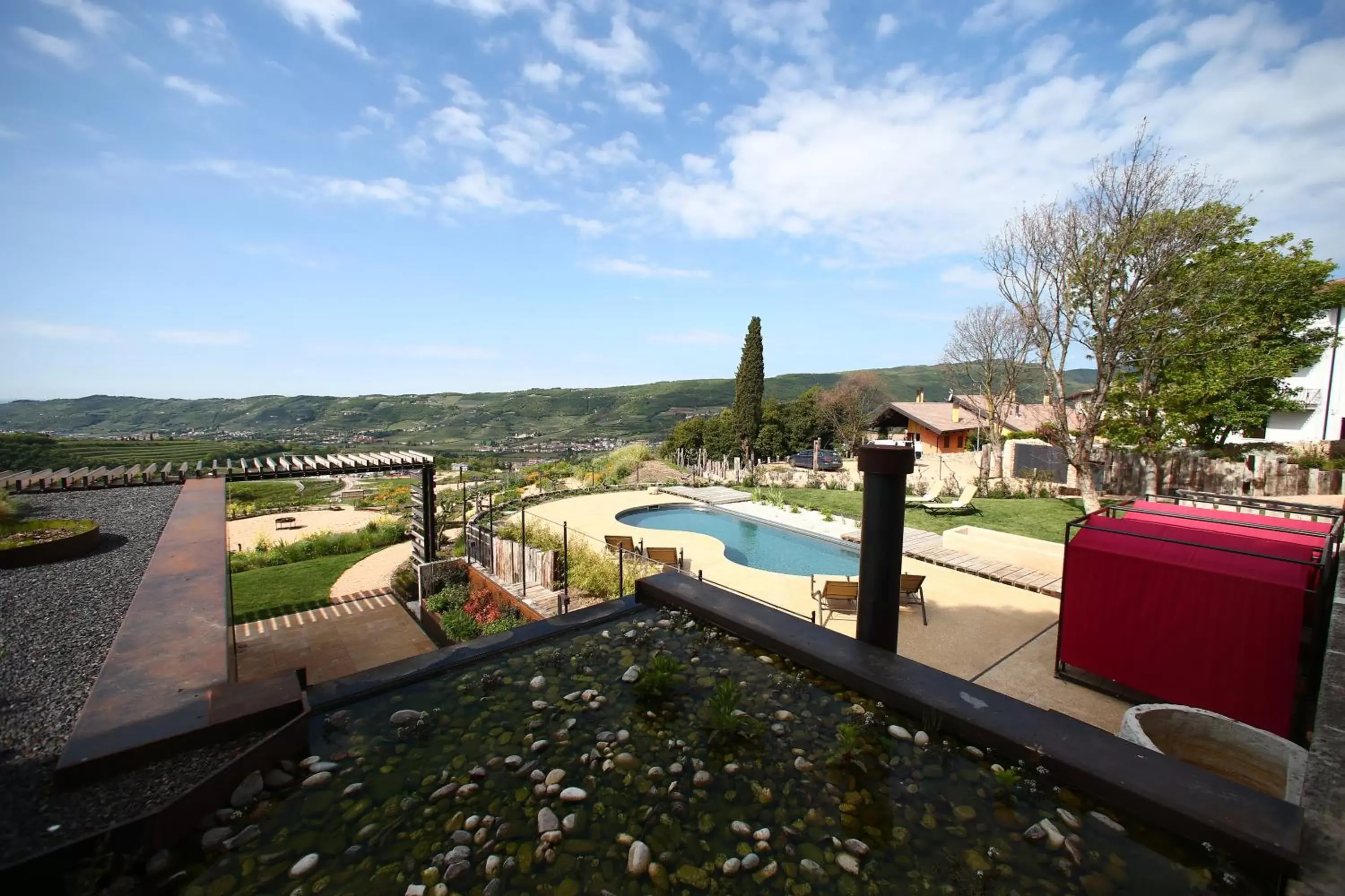 Garden view in Villa Balis Crema Verona Hills