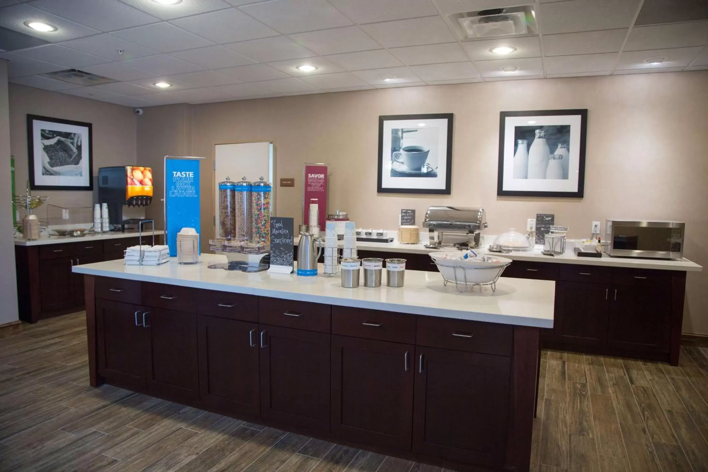 Restaurant/places to eat, Kitchen/Kitchenette in Hampton Inn and Suites by Hilton McKinney