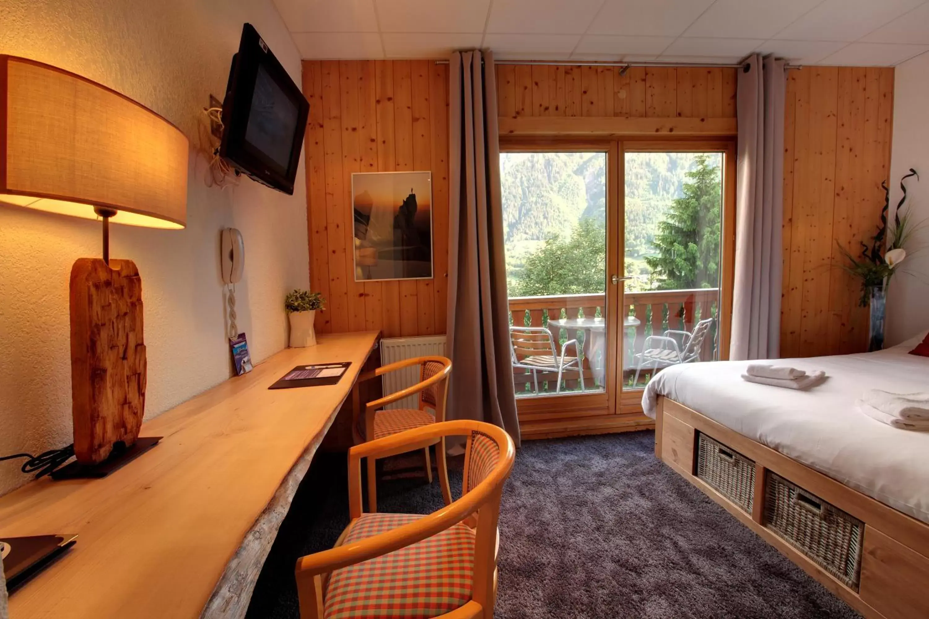 Quadruple Room - Mont Blanc Side in Les Campanules