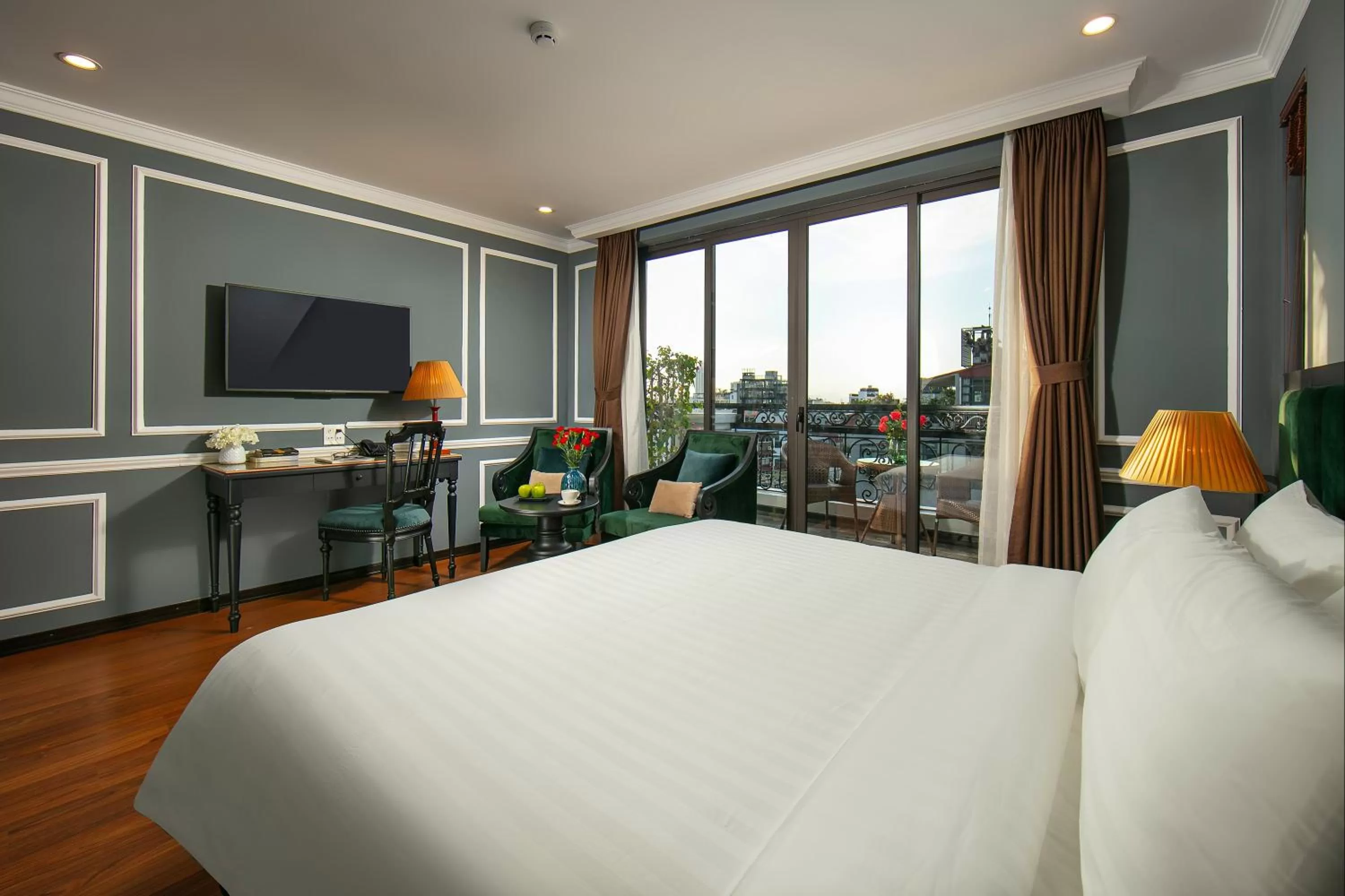 Photo of the whole room in La Selva Premium Hotel