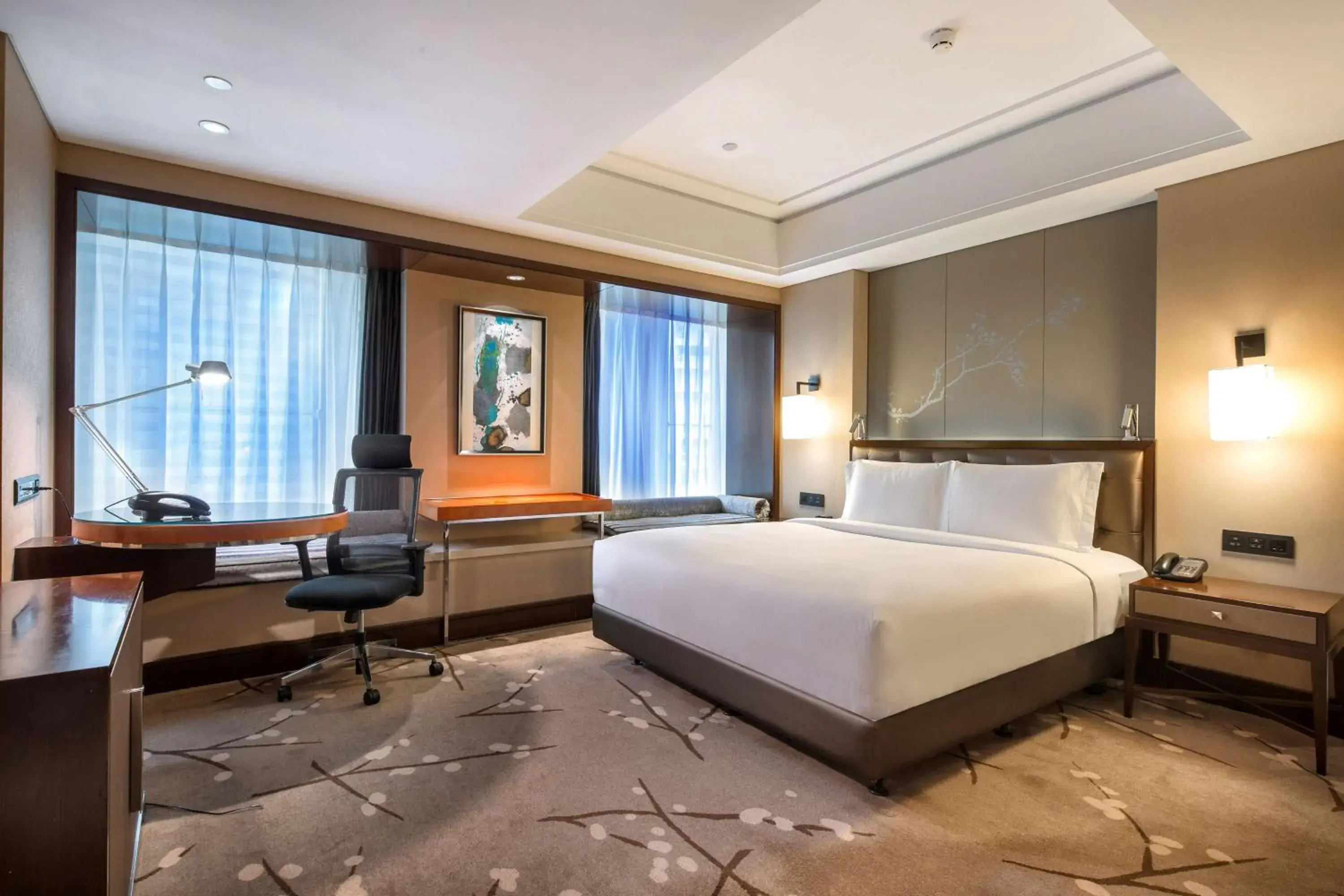 Bed in DoubleTree By Hilton Chongqing North