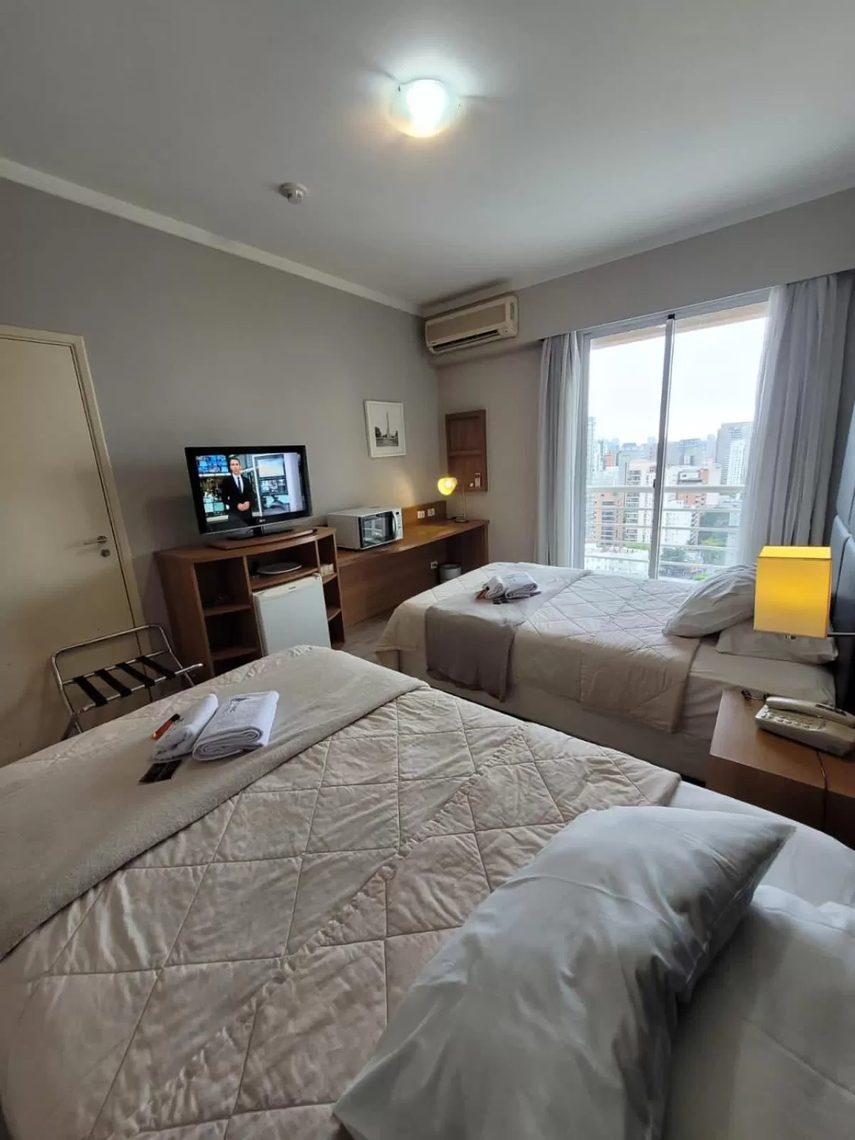Photo of the whole room in Studio Comfort Ibirapuera