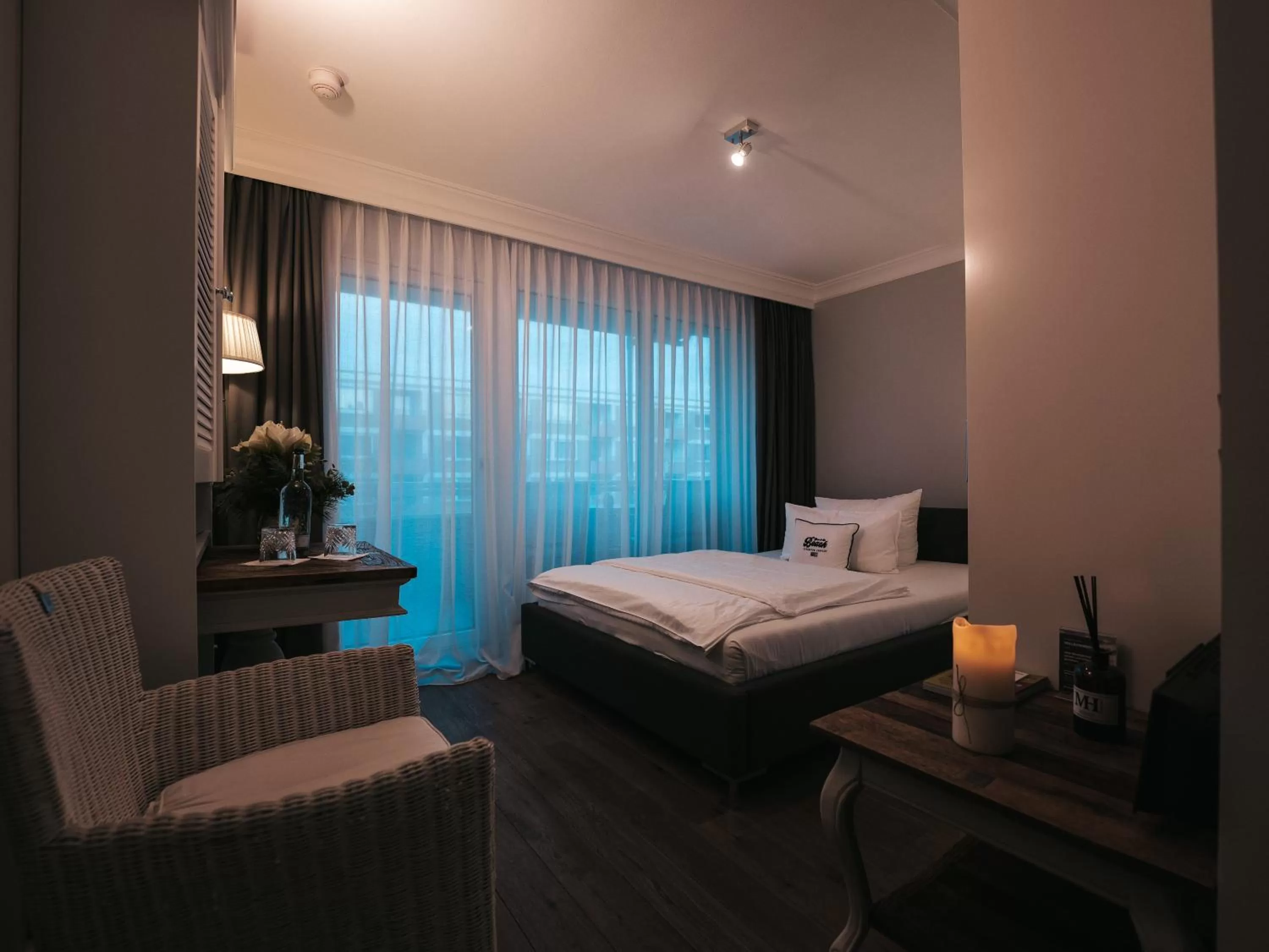 Bedroom, Bed in Das Windhuk