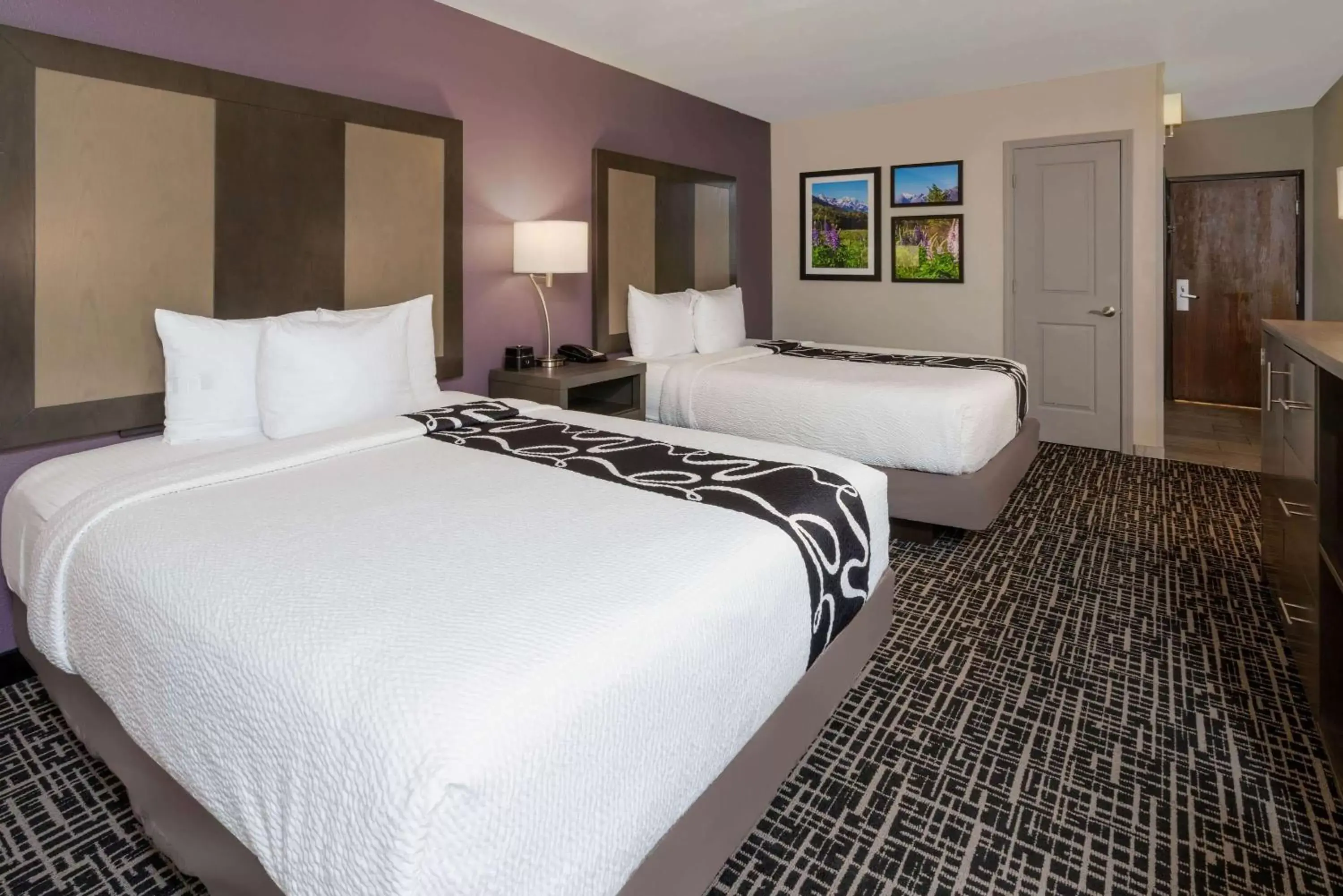 Photo of the whole room, Bed in La Quinta by Wyndham Glenwood Springs