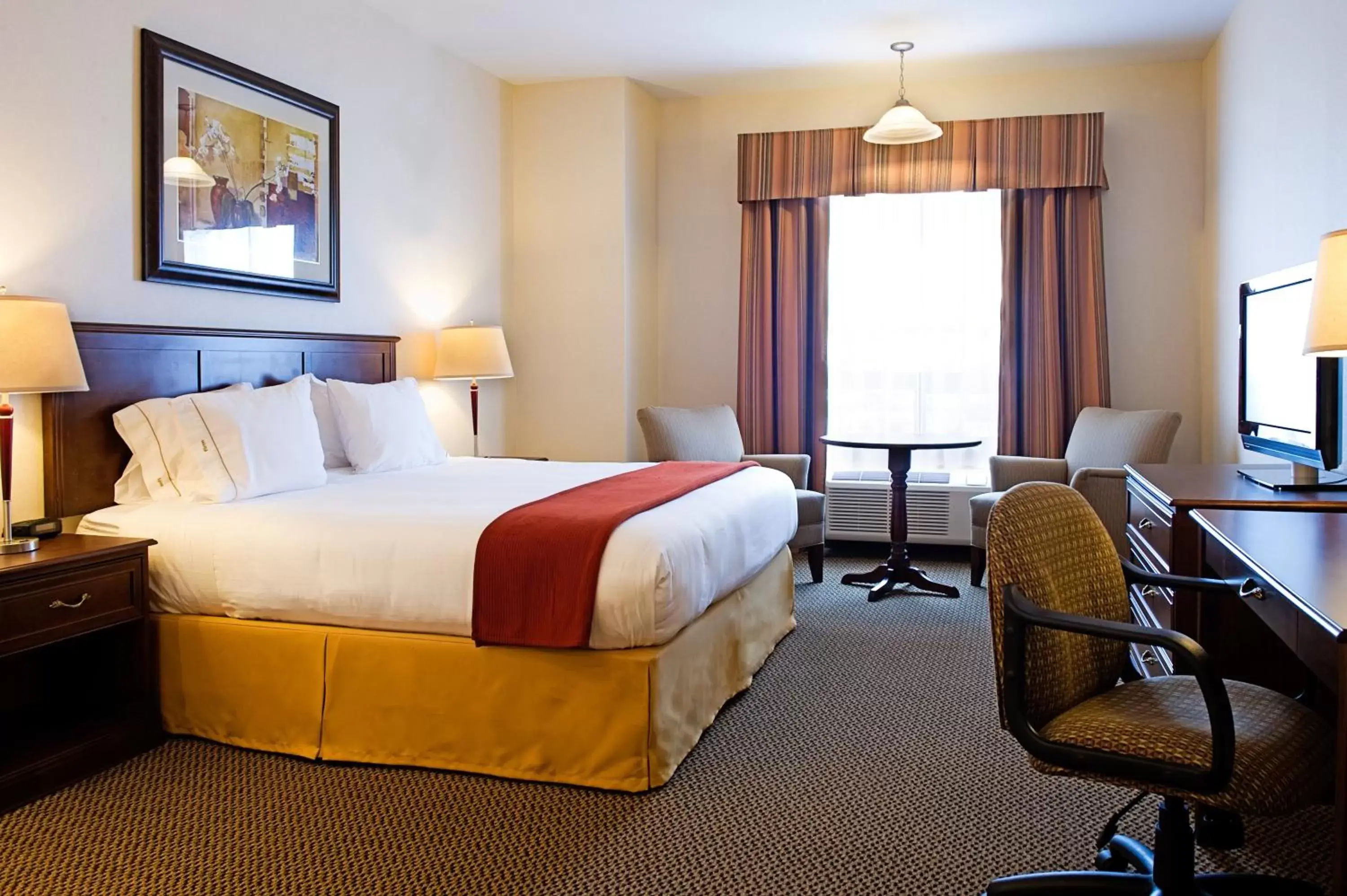 Bedroom, Bed in Holiday Inn Express & Suites Drayton Valley, an IHG Hotel