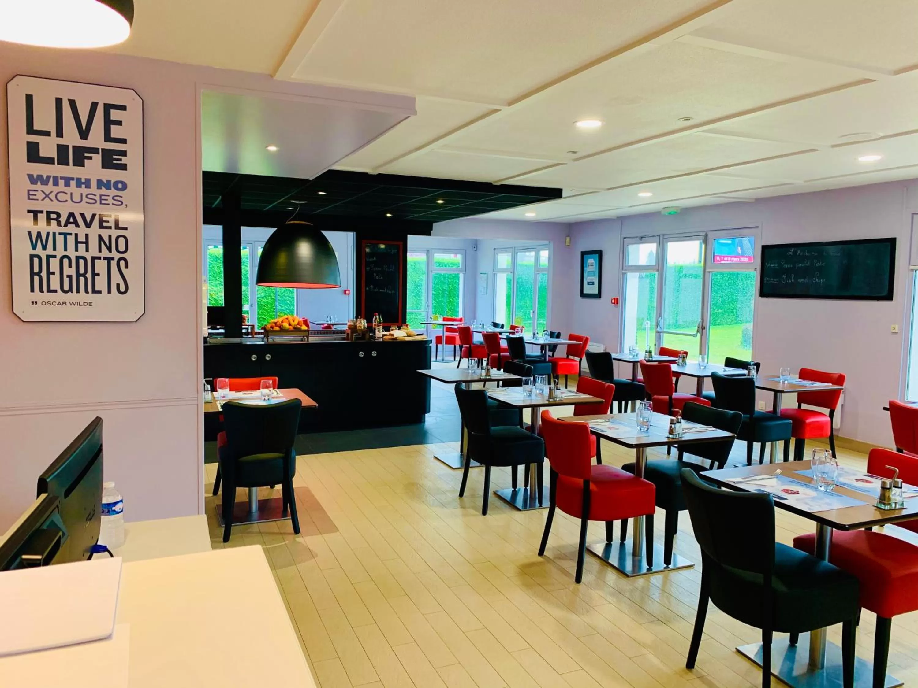 Restaurant/places to eat in KYRIAD Issoudun