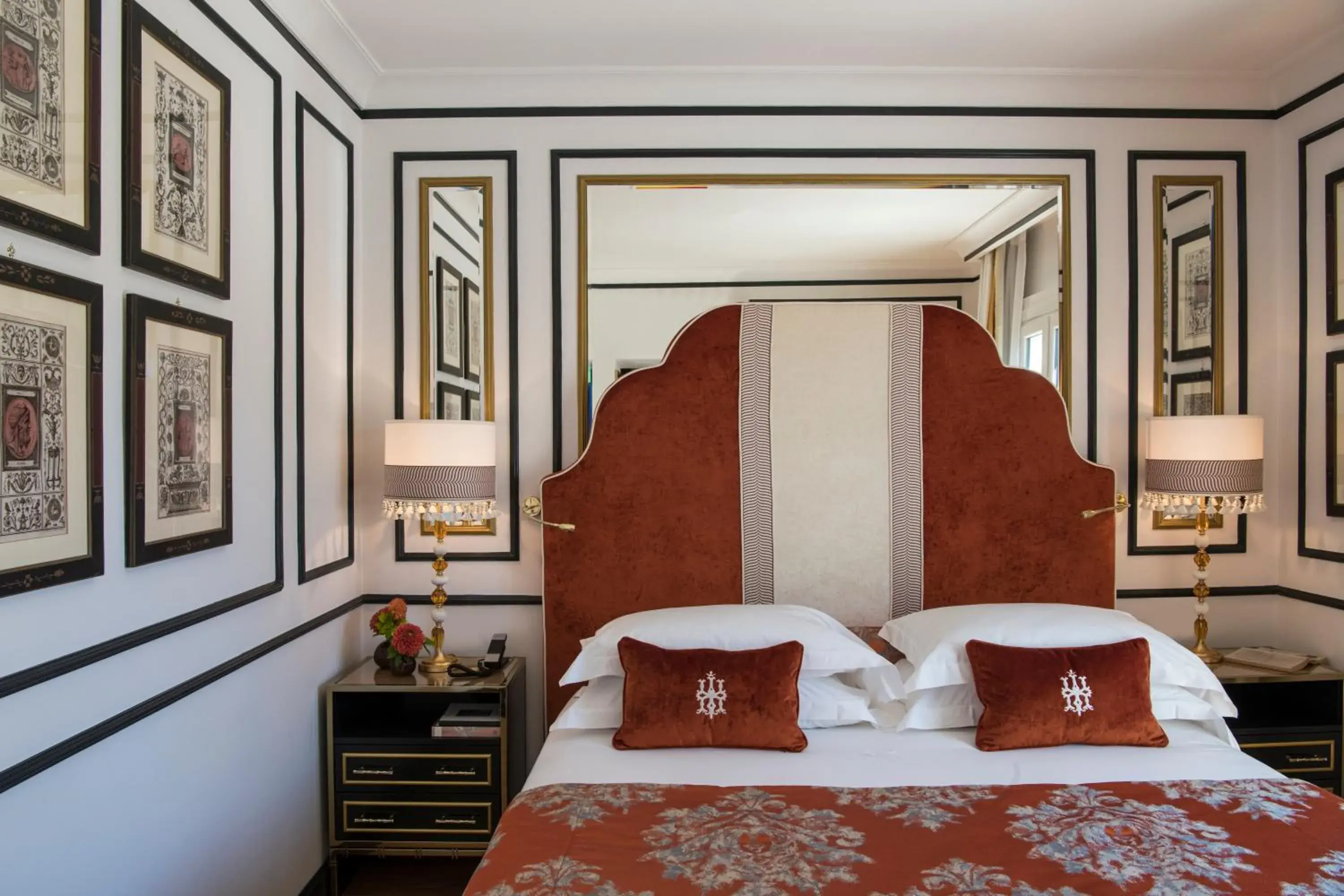 Bedroom, Bed in Hotel d'Inghilterra Roma - Starhotels Collezione