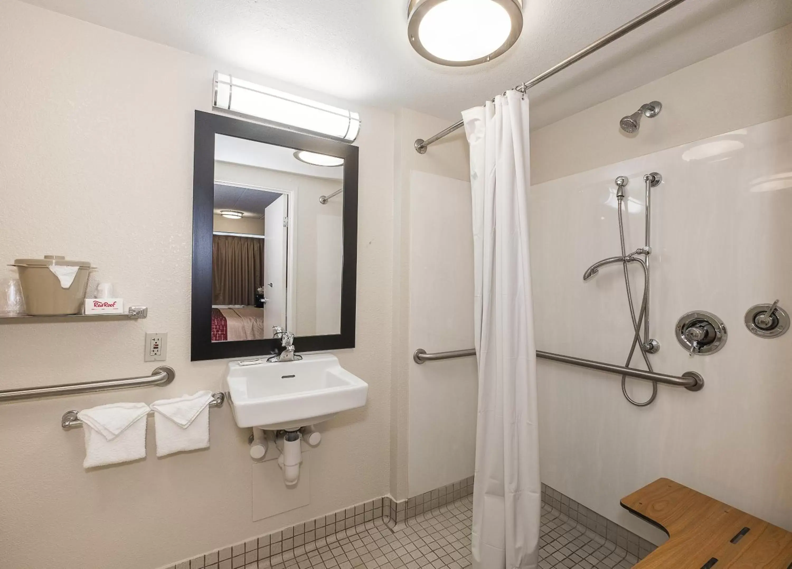 Bathroom in Red Roof Inn PLUS + Boston - Framingham