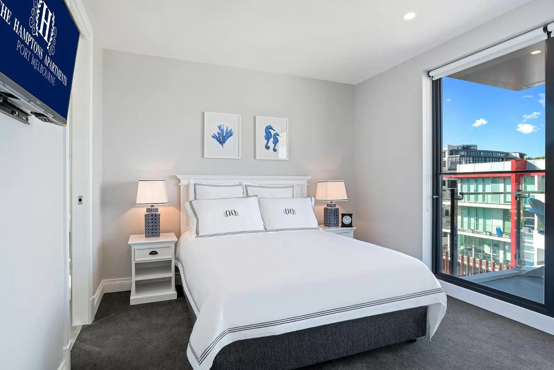 Bed in The Hamptons Apartments - Port Melbourne
