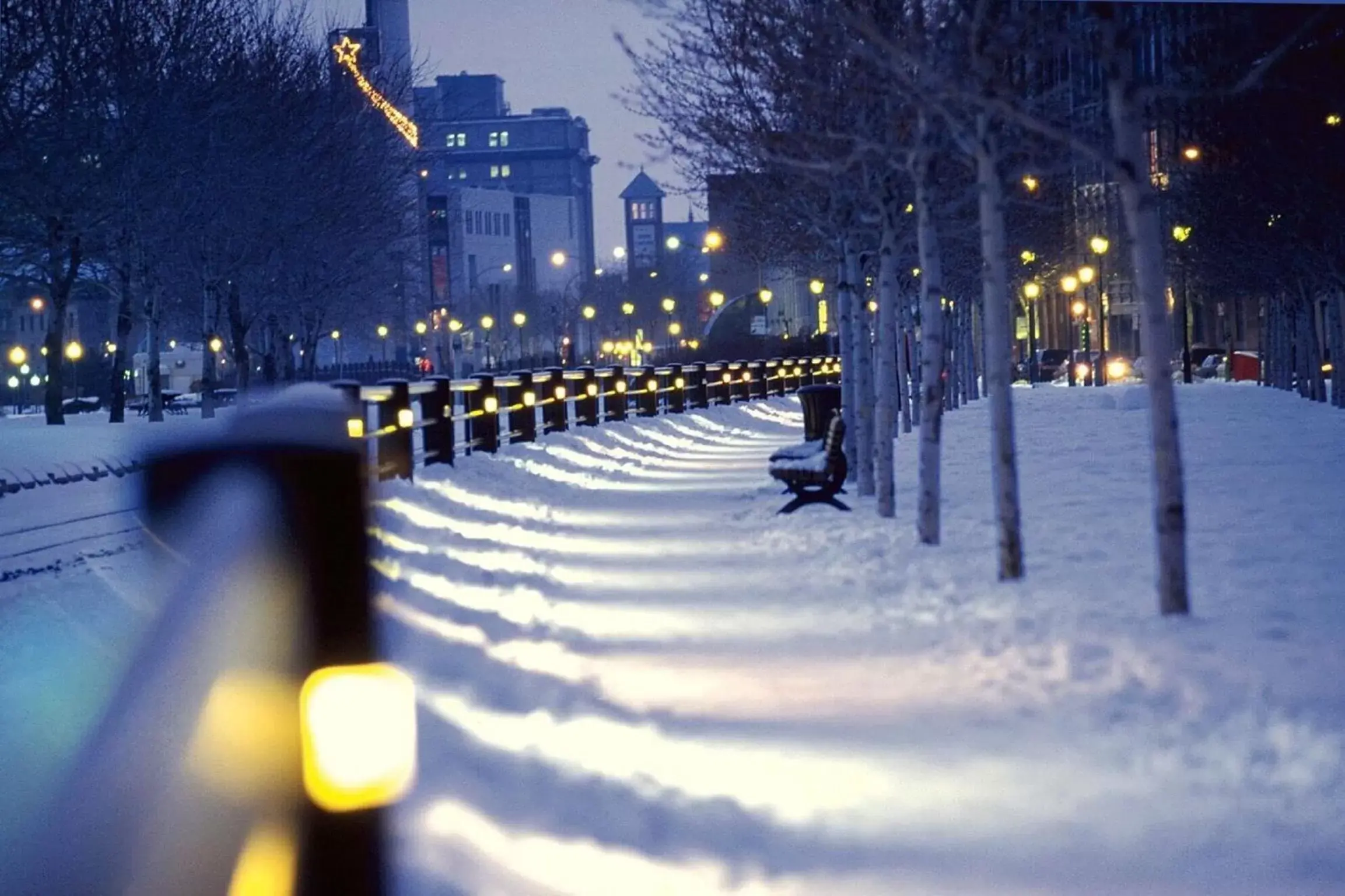 Neighbourhood, Winter in Hotel Faubourg Montreal Centre-Ville Downtown