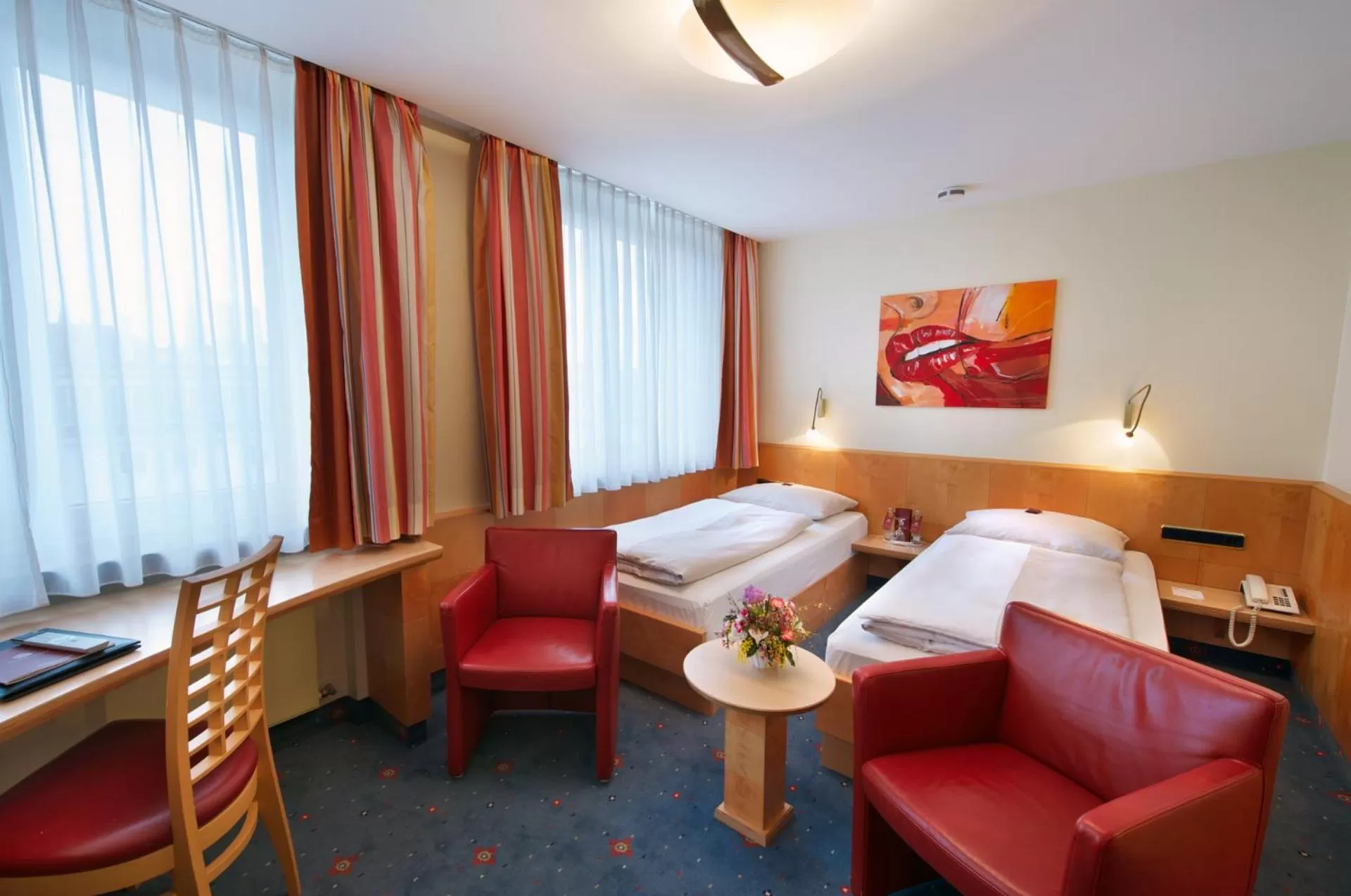 Photo of the whole room, Bed in Hotel Torbräu