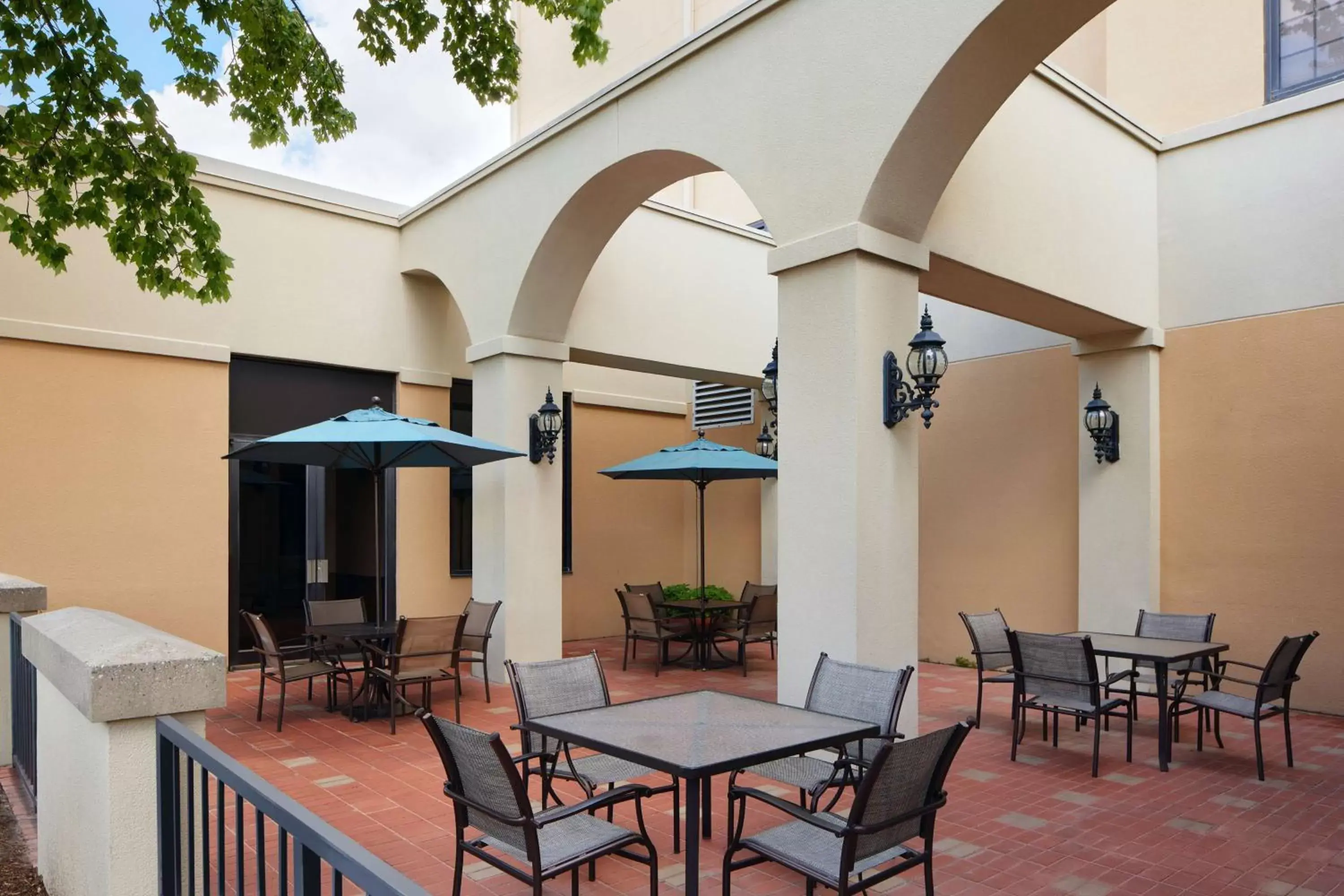 Patio in Embassy Suites by Hilton Greensboro Airport