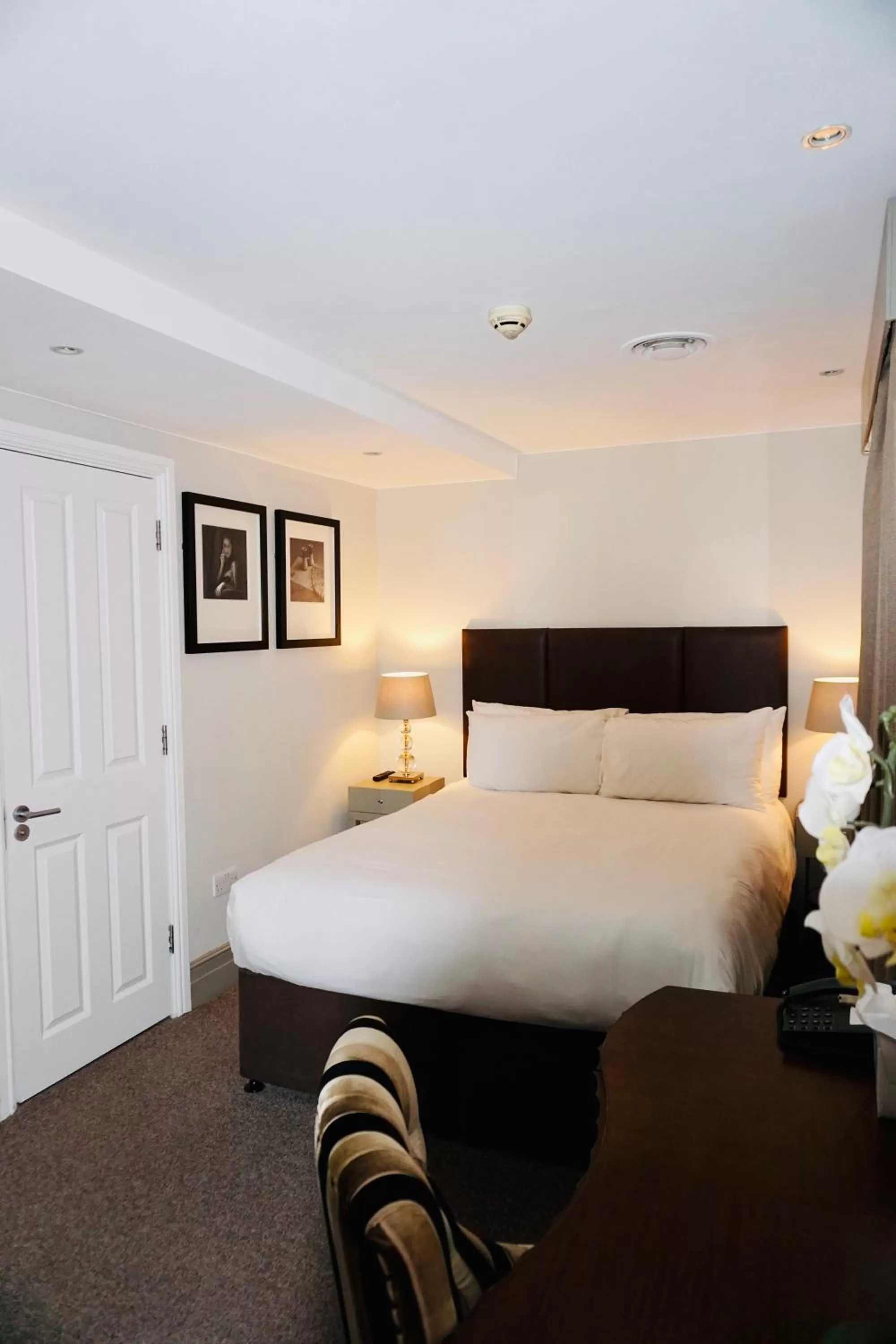 Bedroom, Bed in The Tophams Hotel