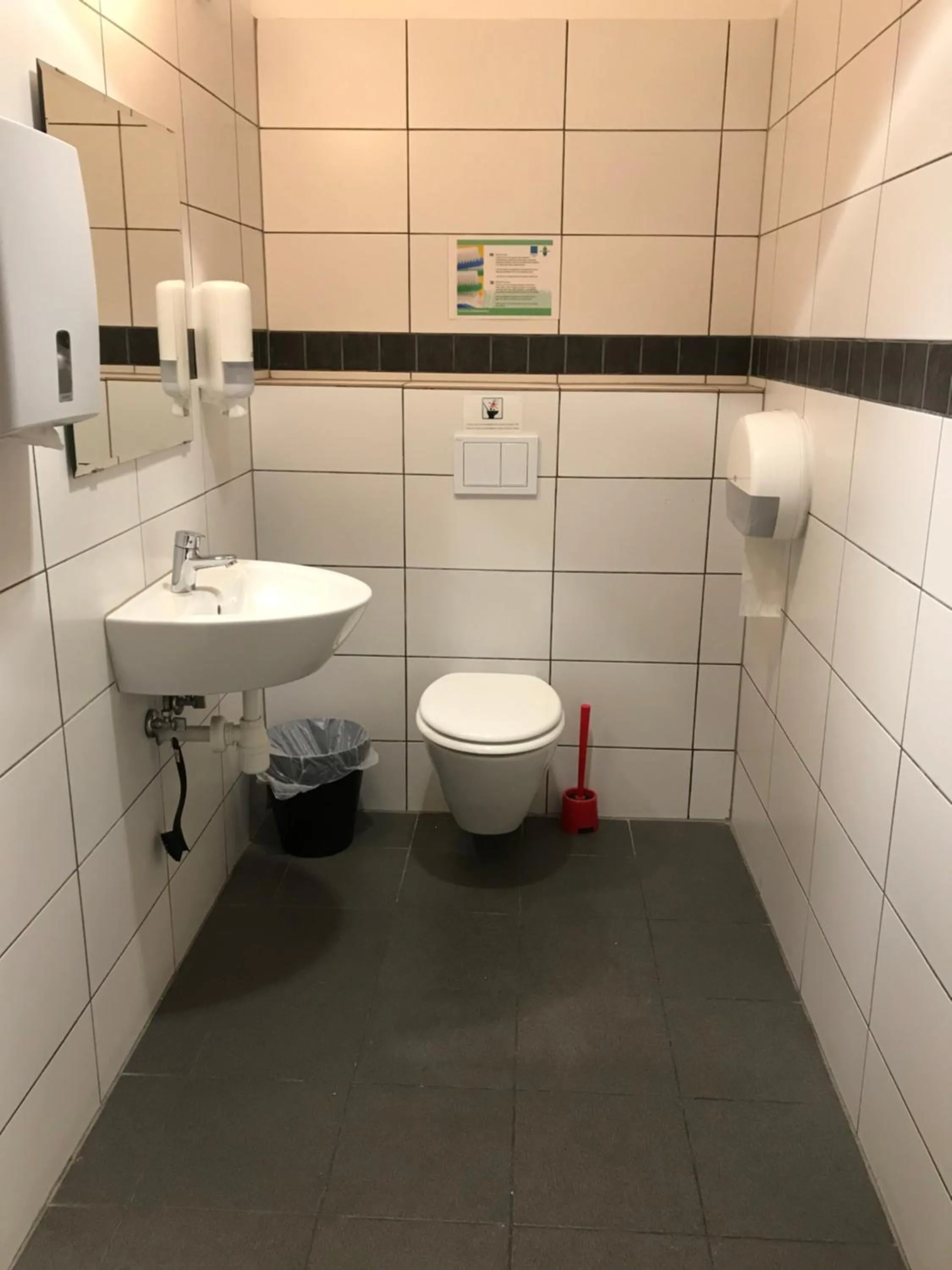 Toilet in Halmstad Hotell & Vandrarhem Kaptenshamn