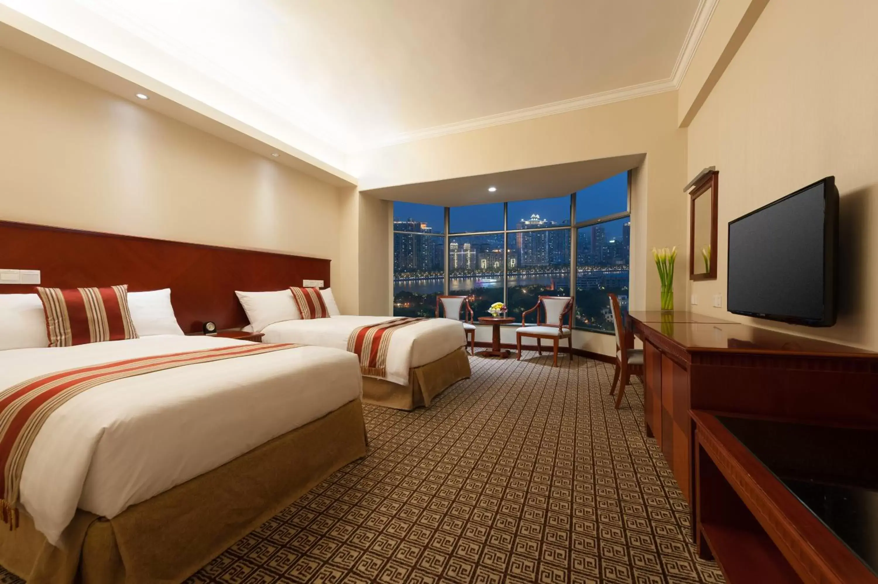 Twin Room with River View in Ramada by Wyndham Pearl Guangzhou-Canton Fair Free Shuttle Bus Twin Room with River View in Ramada by Wyndham Pearl Guangzhou-Canton Fair Free Shuttle Bus