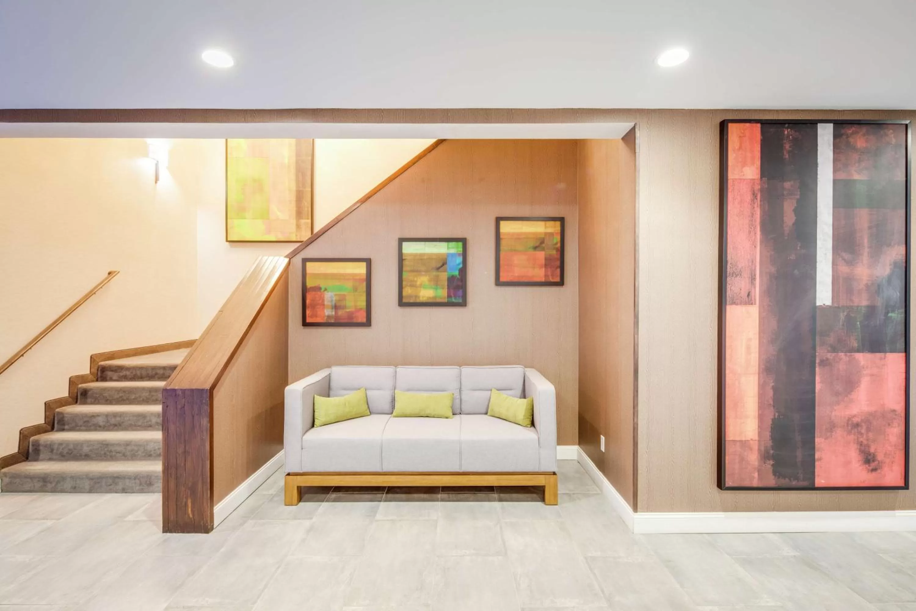 Lobby or reception in DoubleTree by Hilton Huntington, WV