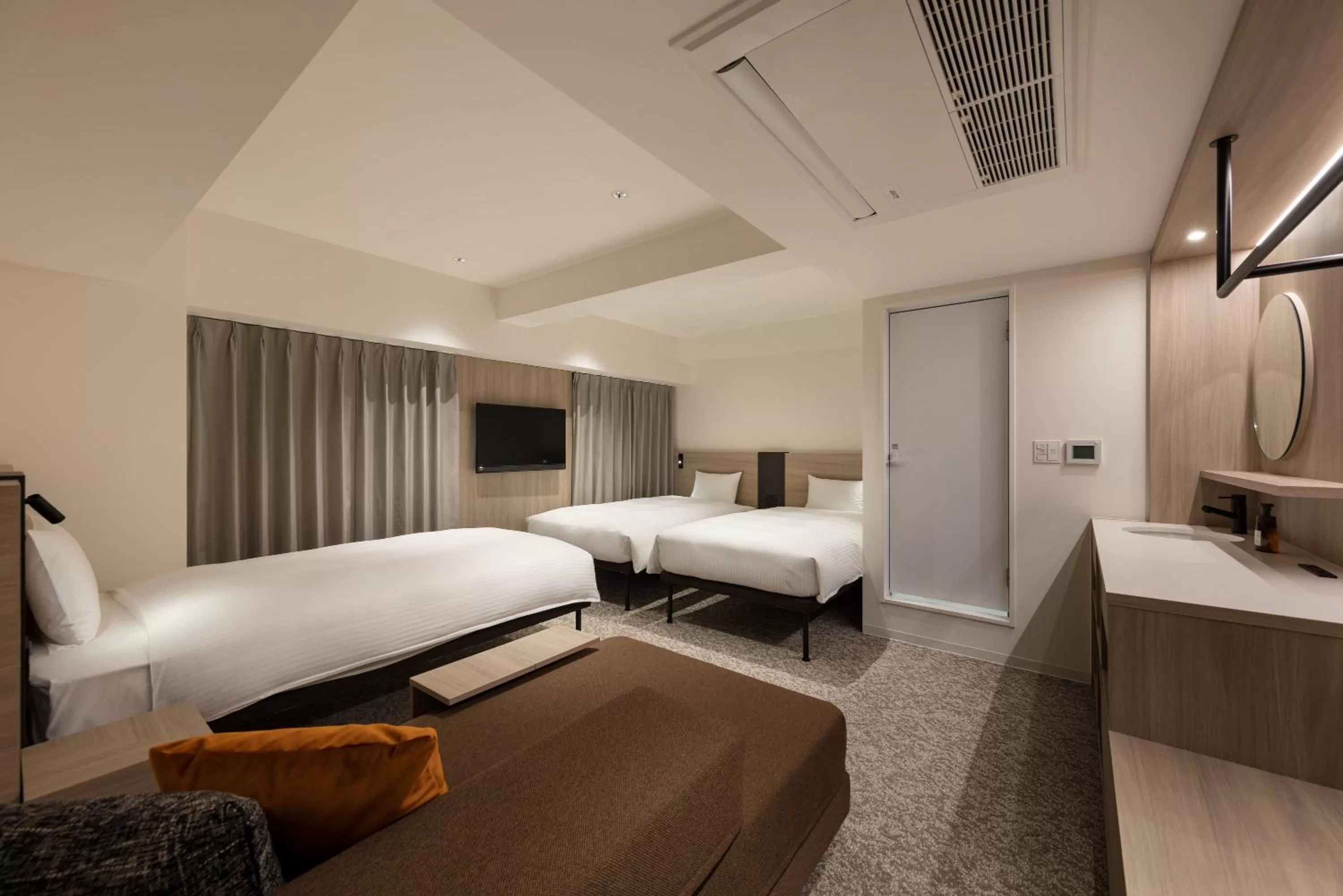 Photo of the whole room in the b namba-kuromon