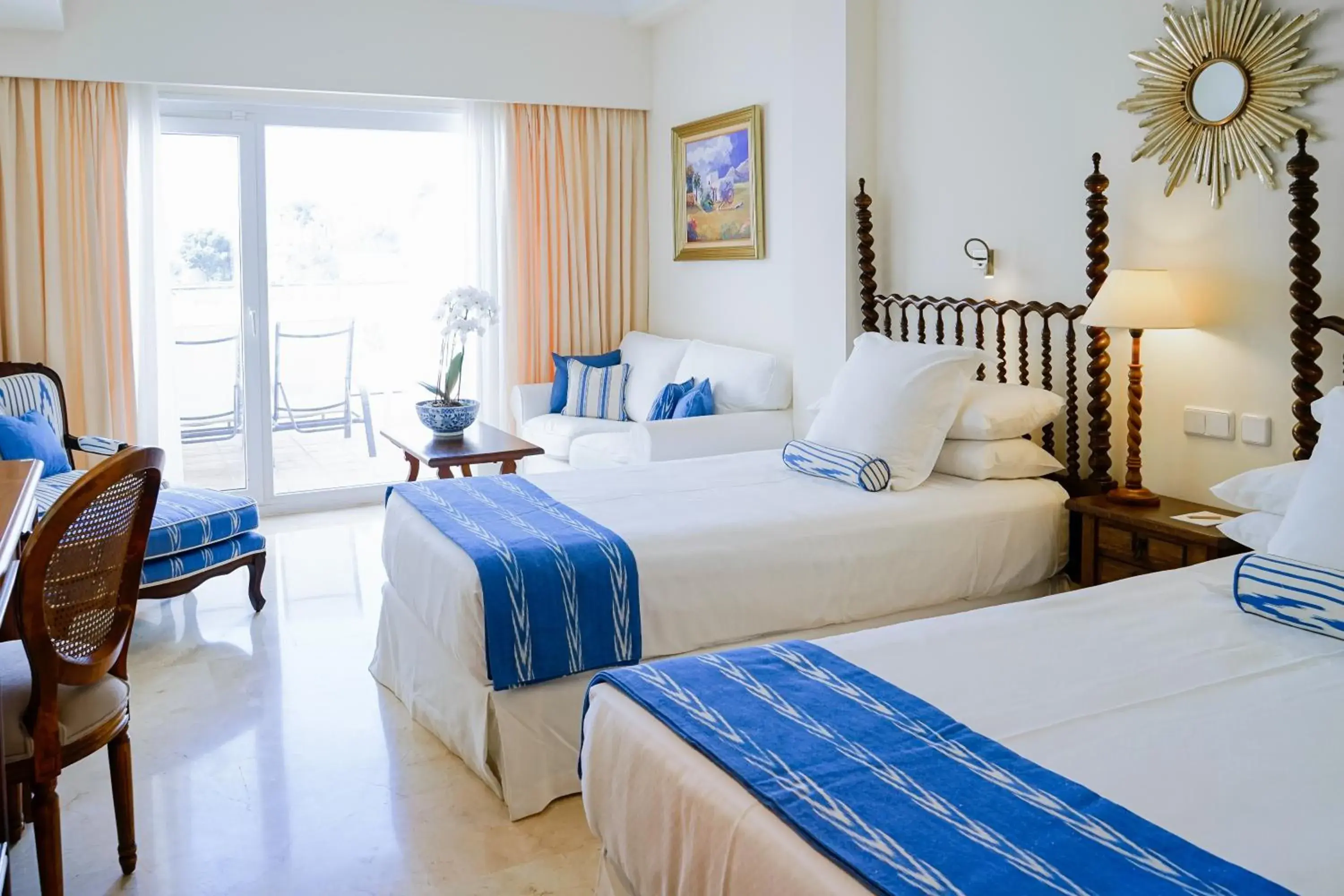 Bedroom in Hotel Bon Sol Resort & Spa