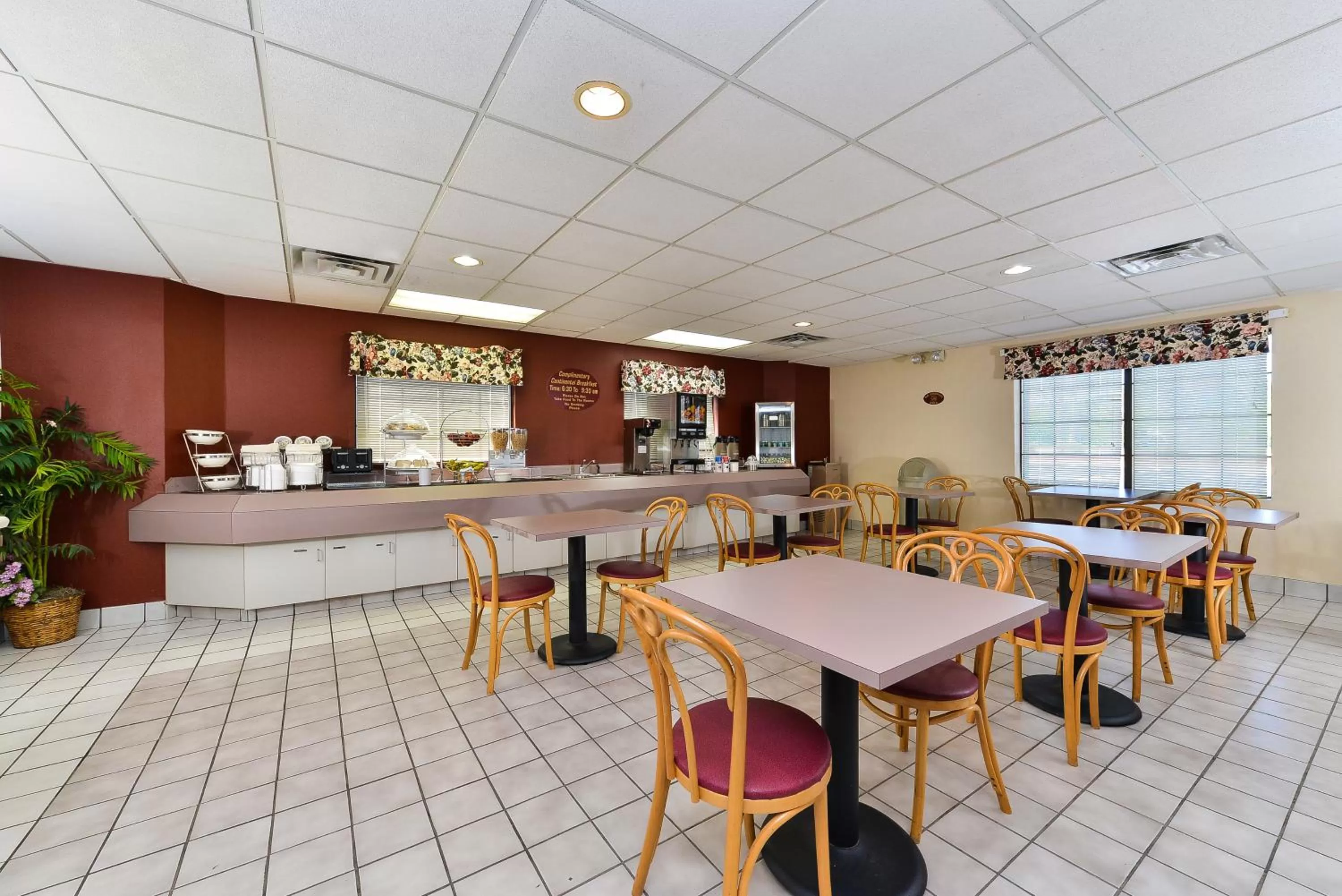 Restaurant/places to eat in America's Best Value Inn & Suites, Atlanta - Morrow