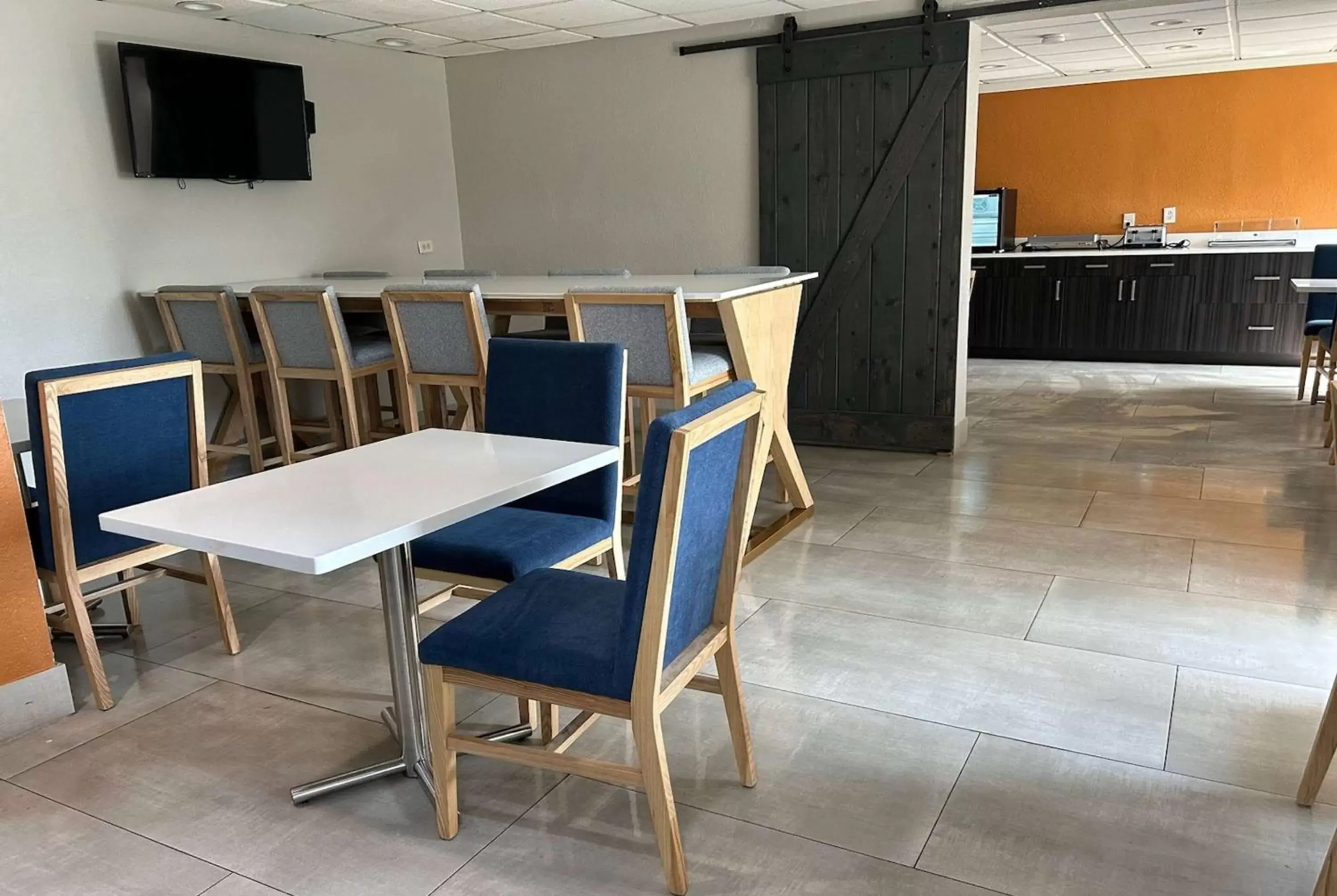 Breakfast in La Quinta by Wyndham Orlando South Breakfast in La Quinta by Wyndham Orlando South