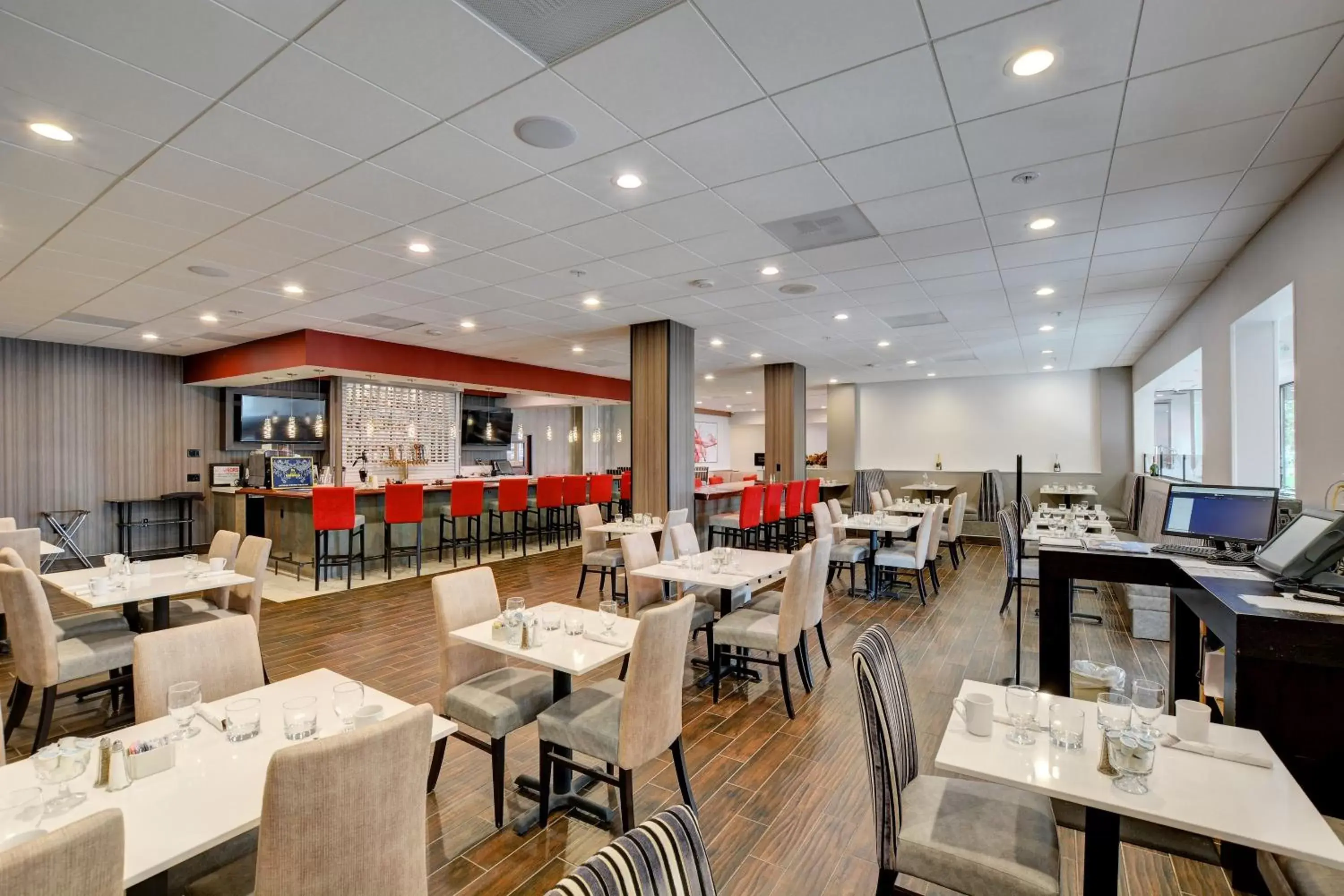 Restaurant/Places to Eat in Holiday Inn - Salem, an IHG Hotel