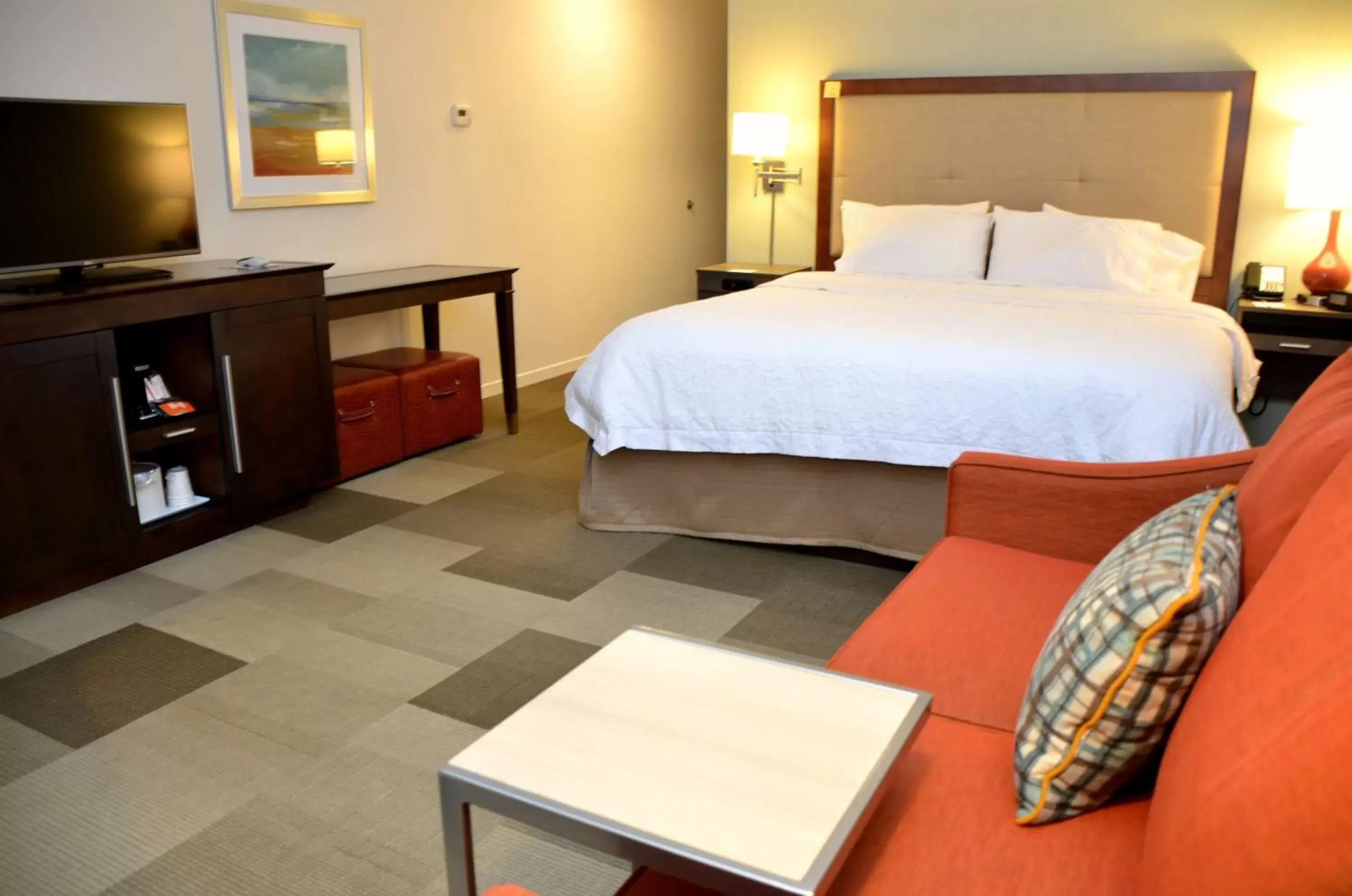 Bedroom, Bed in Hampton Inn & Suites - DeLand