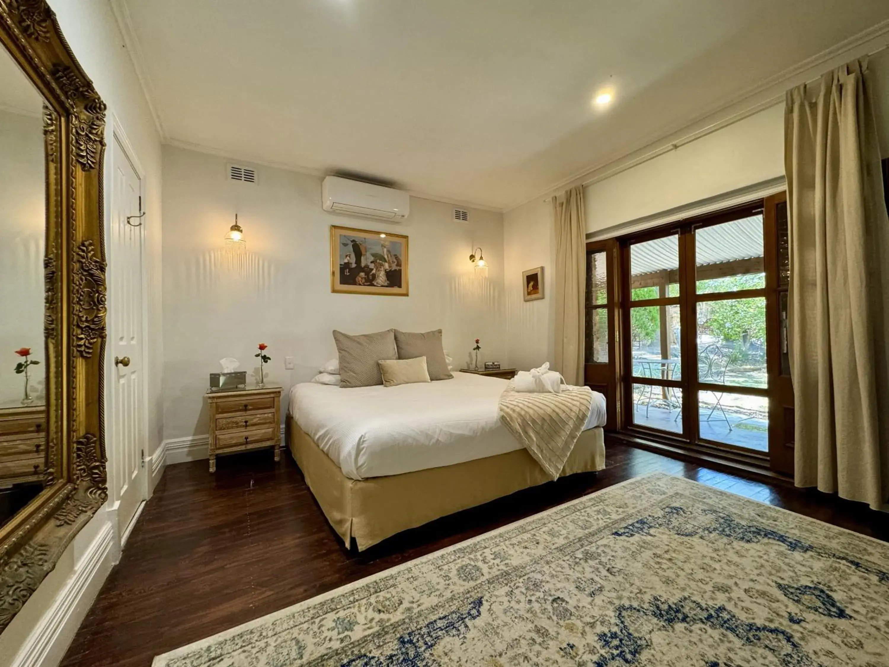 Bedroom, Bed in Jacobs Creek Retreat - Barossa Valley Bedroom, Bed in Jacobs Creek Retreat - Barossa Valley