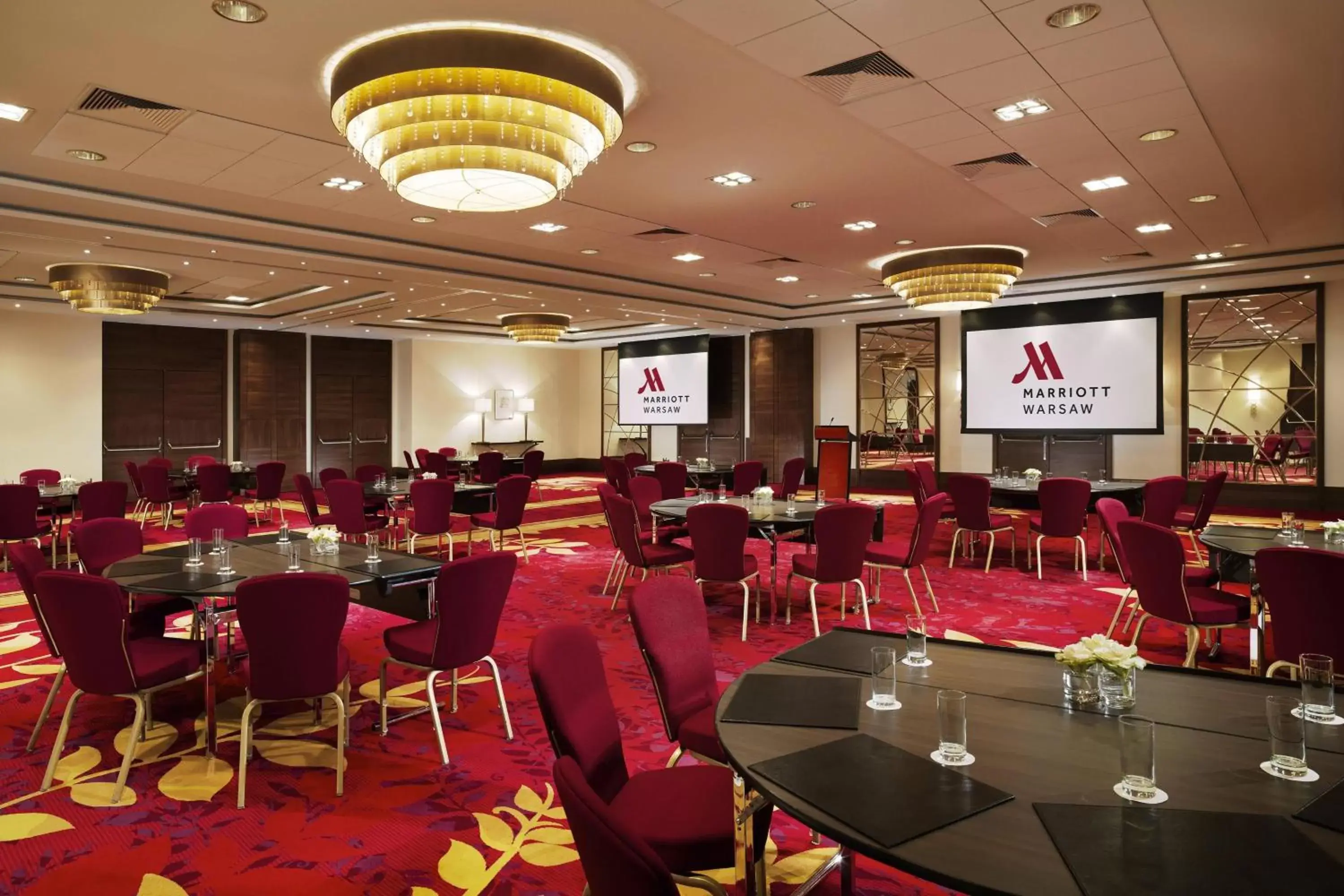 Meeting/conference room, Restaurant/Places to Eat in Warsaw Marriott Hotel